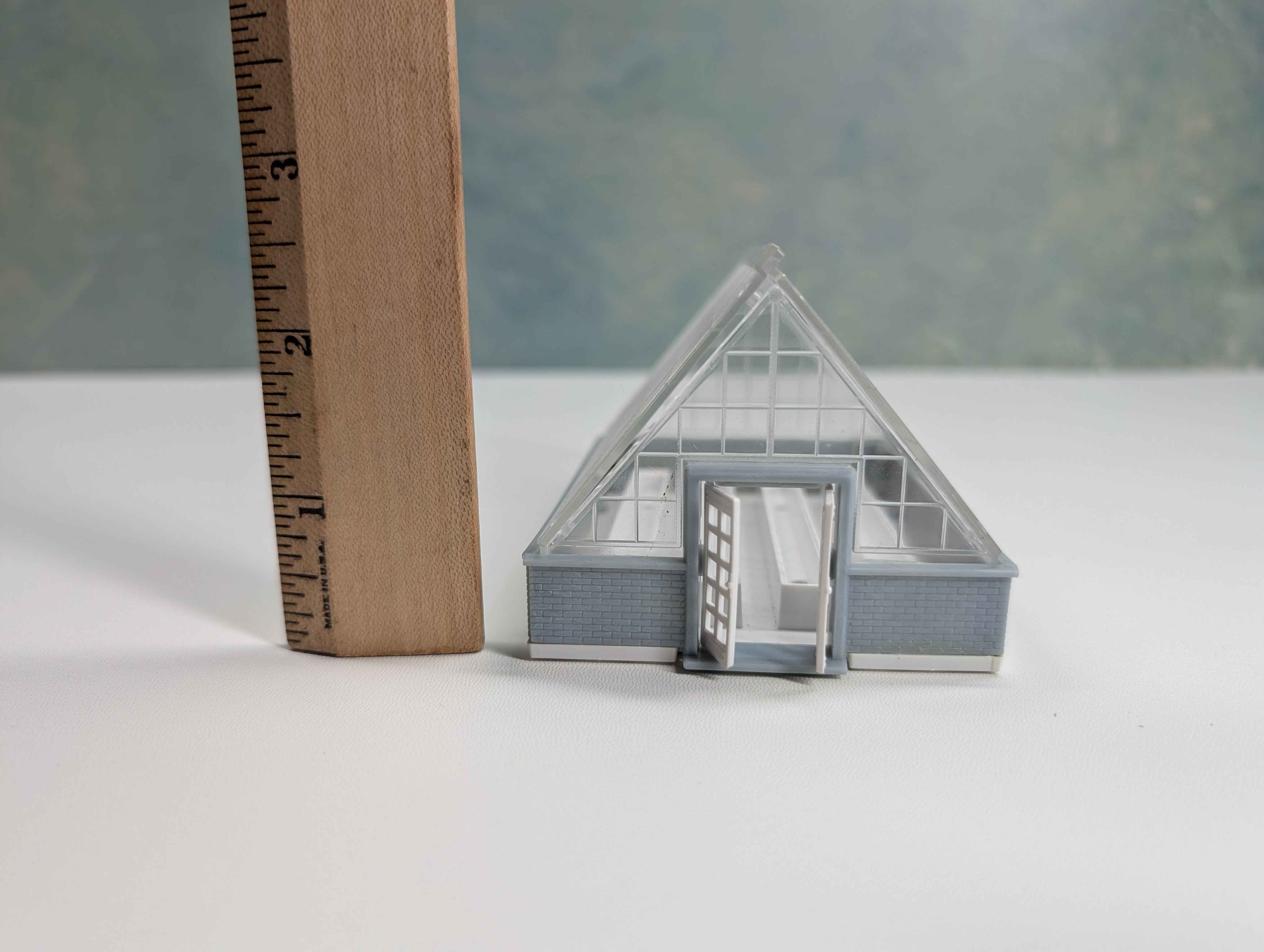 USED HO Scale Greenhouse