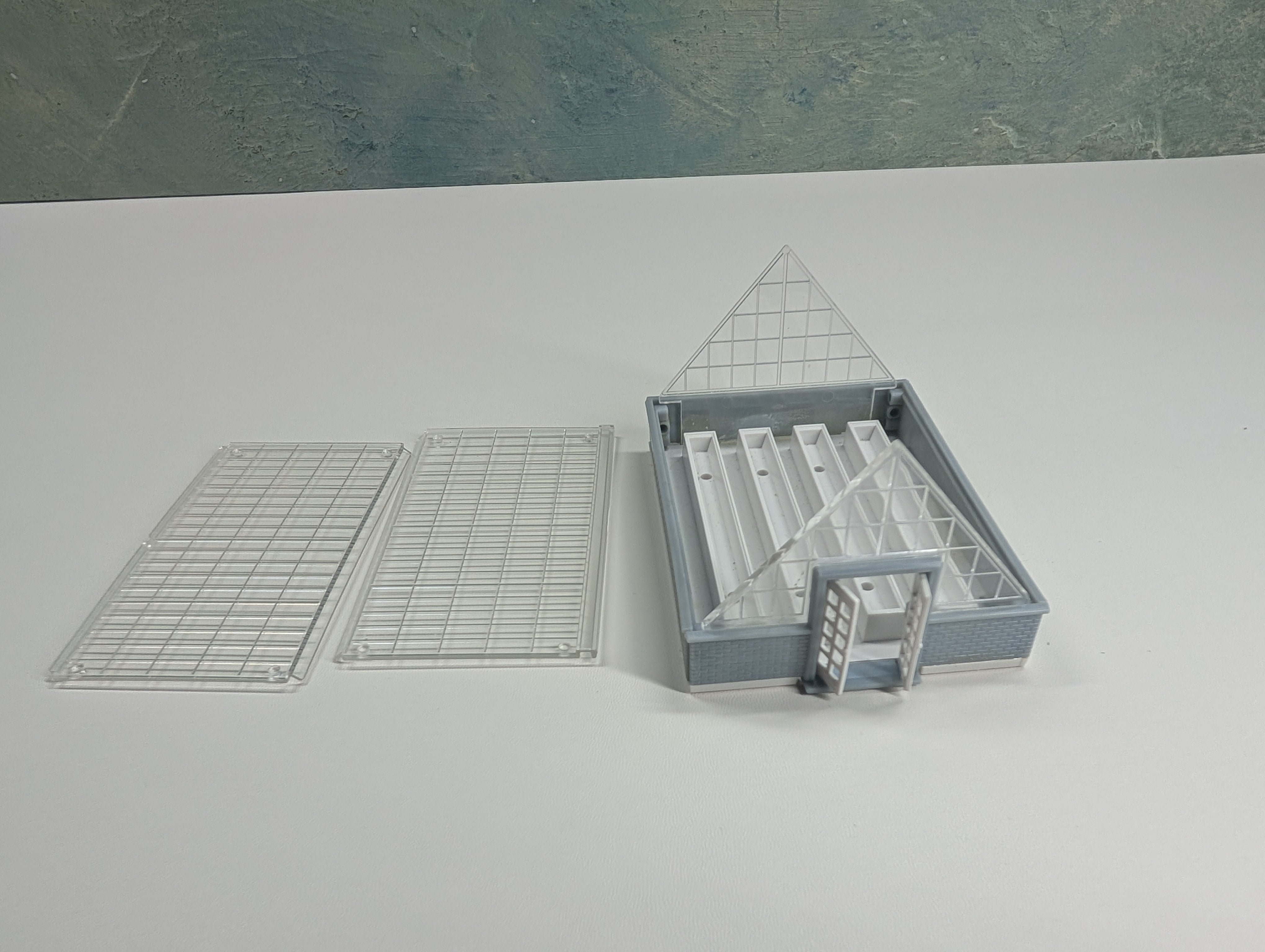 USED HO Scale Greenhouse