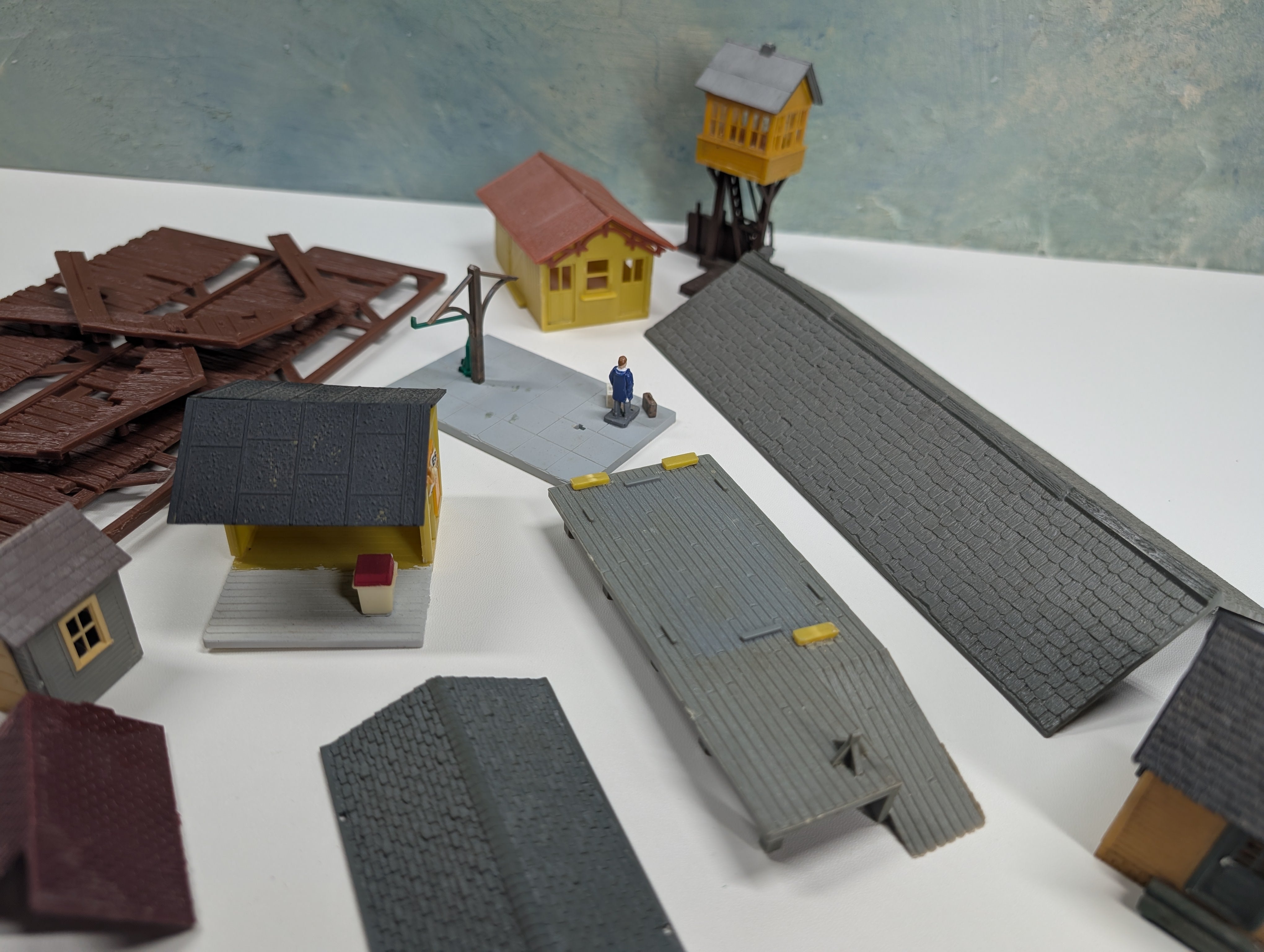 USED HO Scale Lot of Small Buildings and Building Parts, Great for Scratch Building