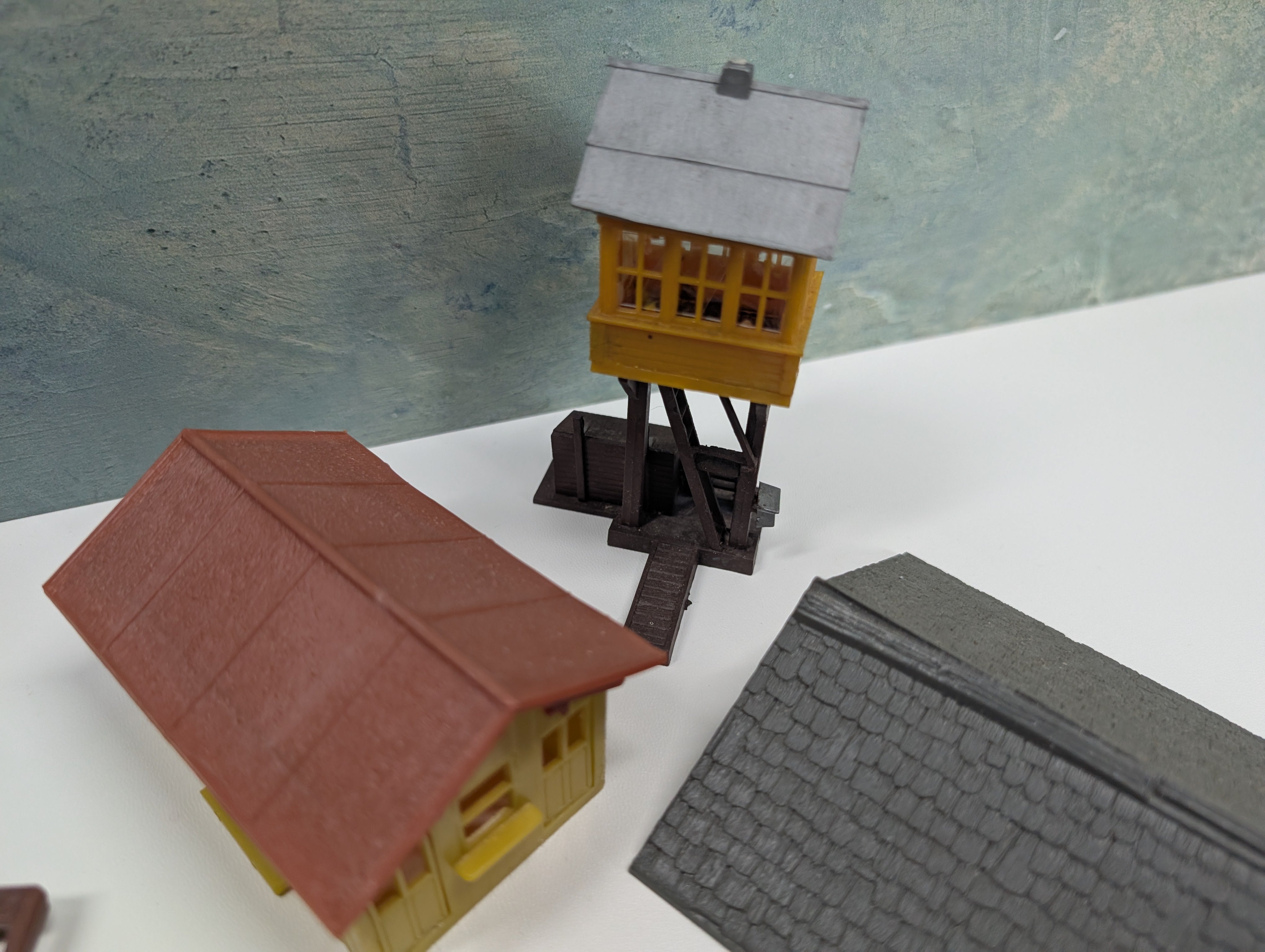 USED HO Scale Lot of Small Buildings and Building Parts, Great for Scratch Building