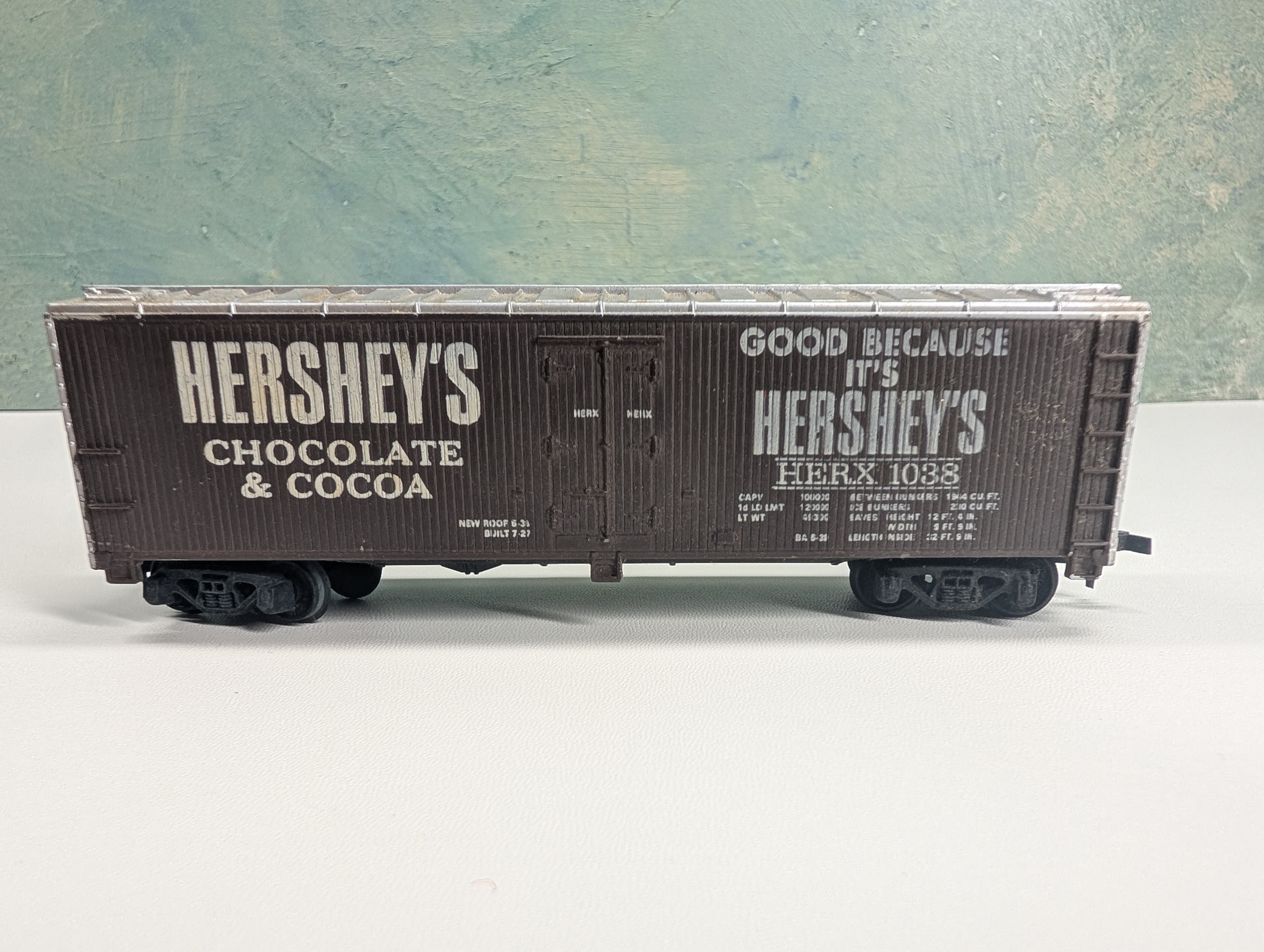 USED Tyco HO Scale Billboard Box Car Hershey's HERX #1038
