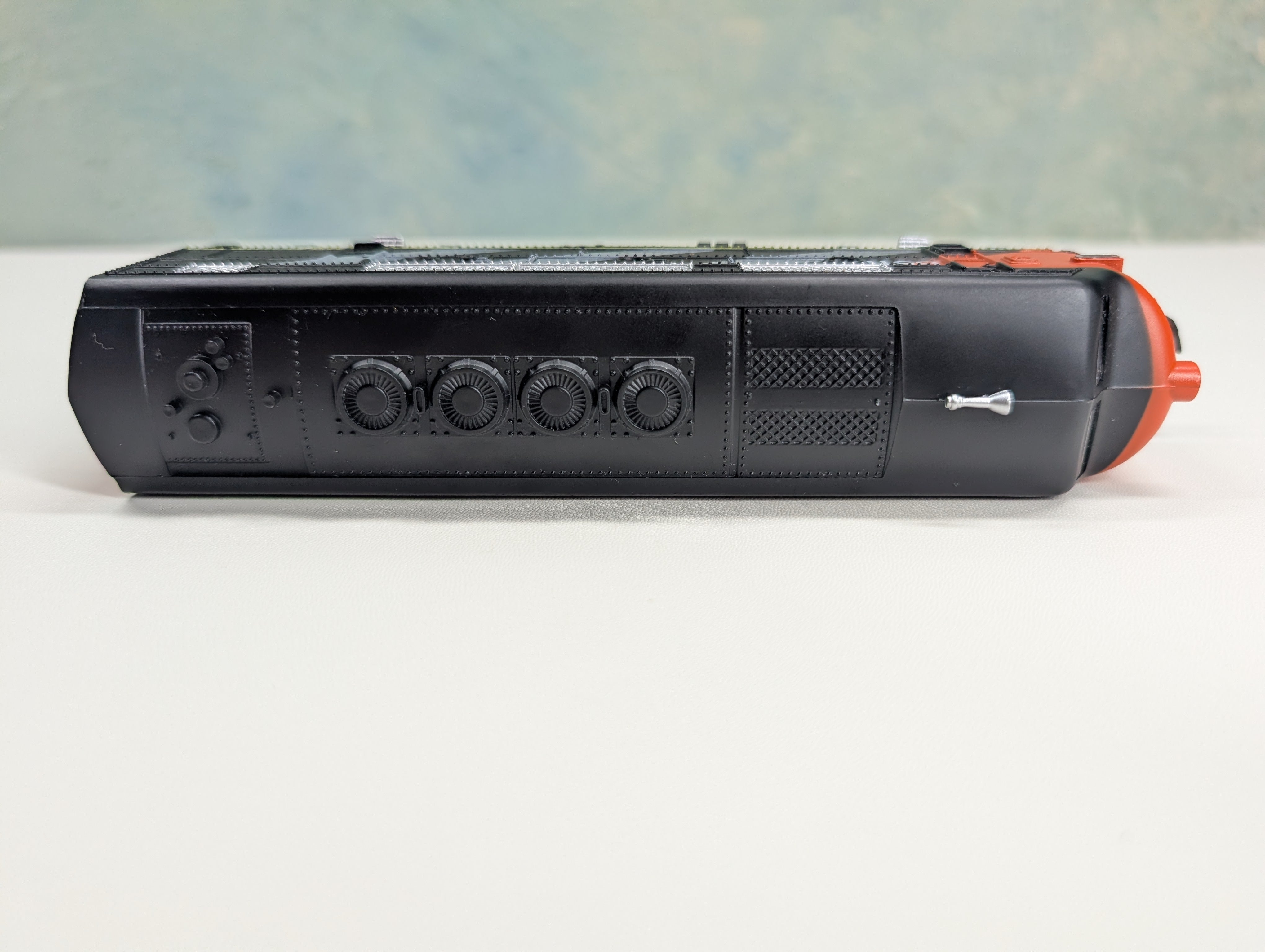 USED Model Power HO Scale F2 Diesel Locomotive Canadian National #6511 Runs Great DC