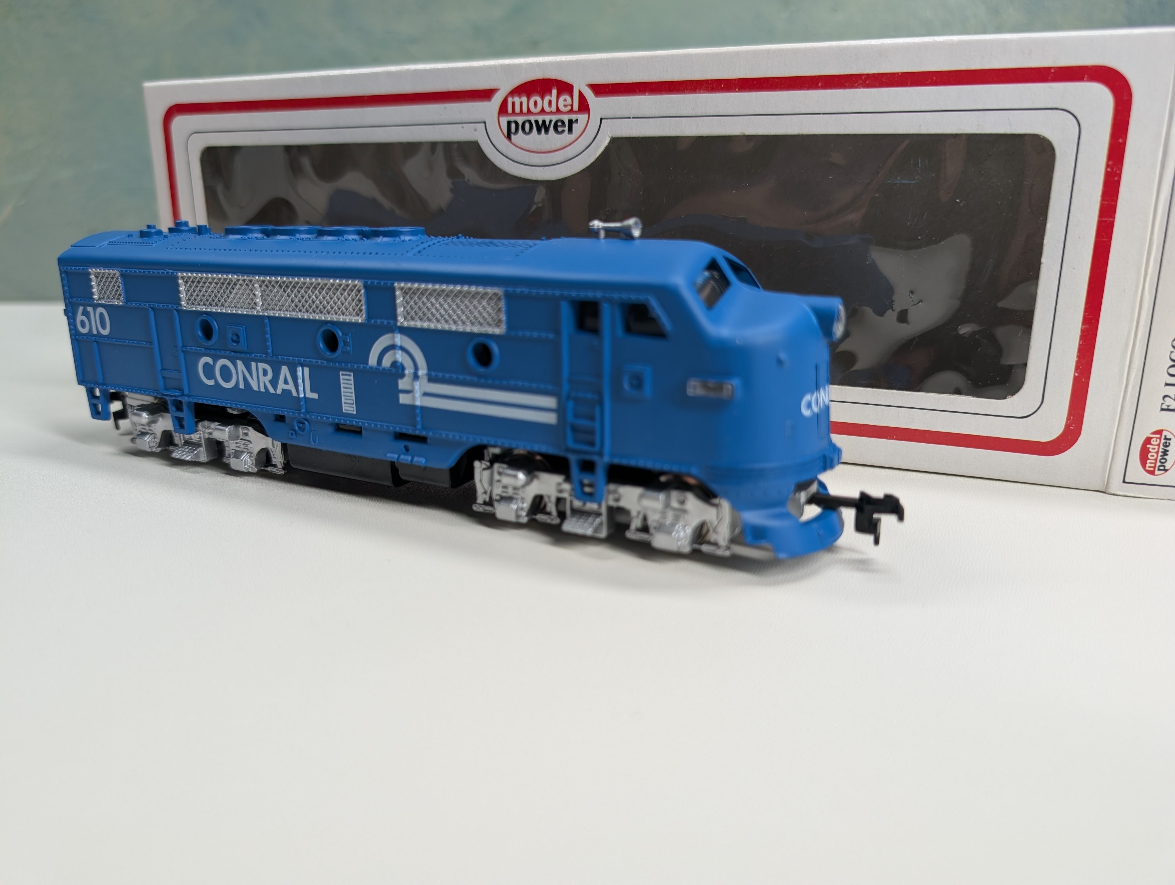 USED Model Power HO Scale F2 Diesel Locomotive Conrail #610 Runs Great DC