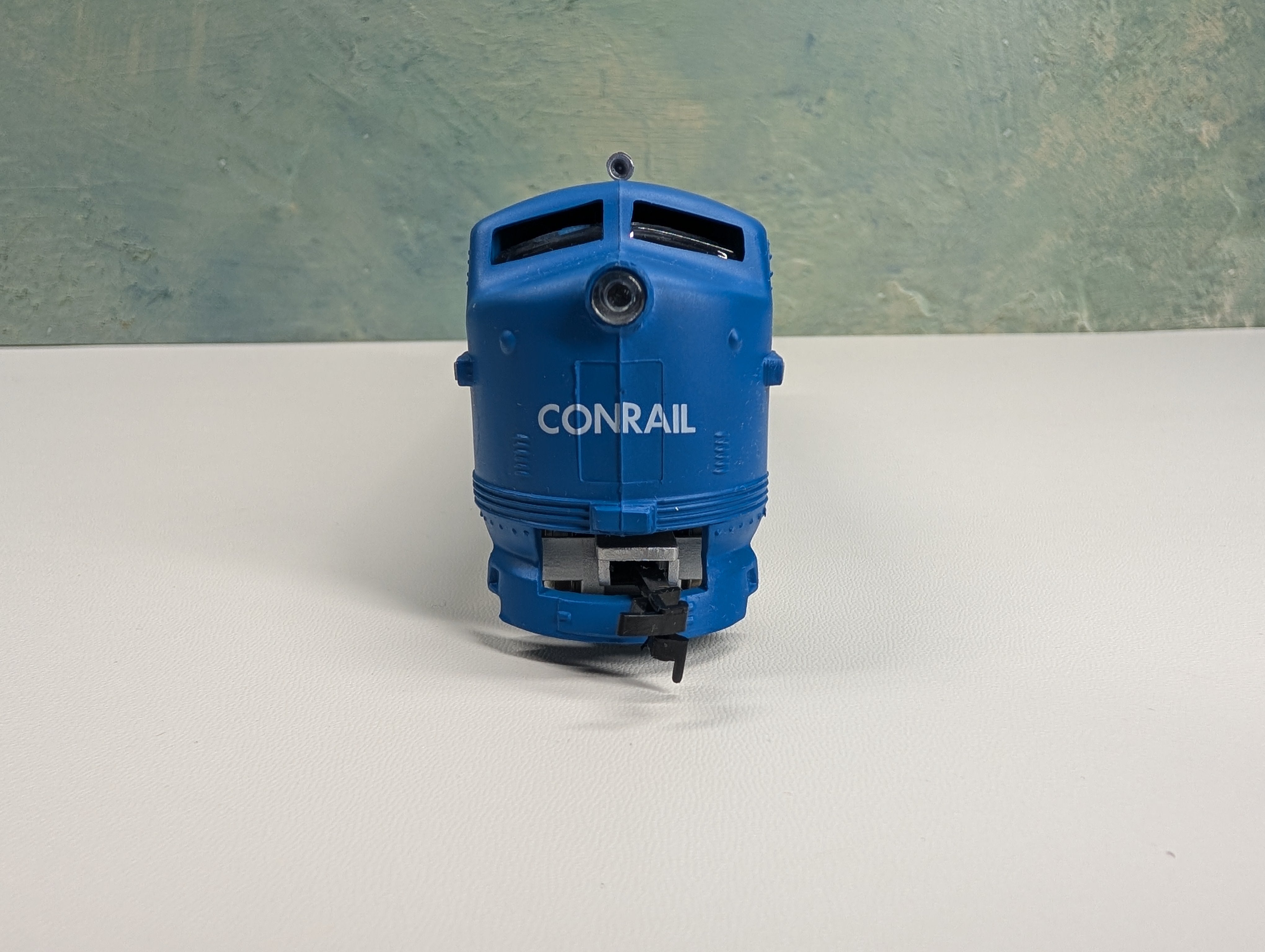 USED Model Power HO Scale F2 Diesel Locomotive Conrail #610 Runs Great DC