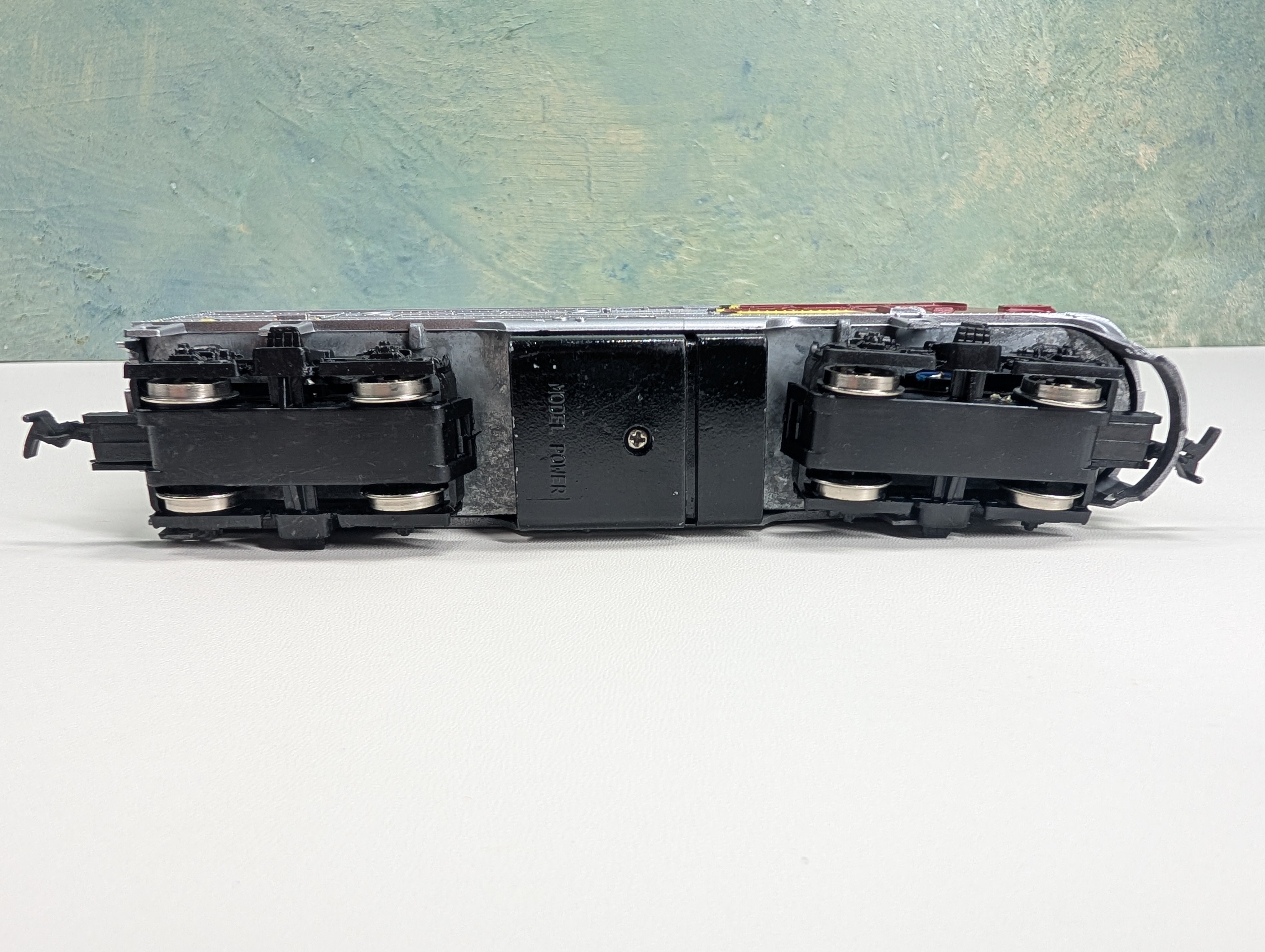 USED Model Power HO Scale F3 Diesel Locomotive Santa Fe #610 Runs Great DC