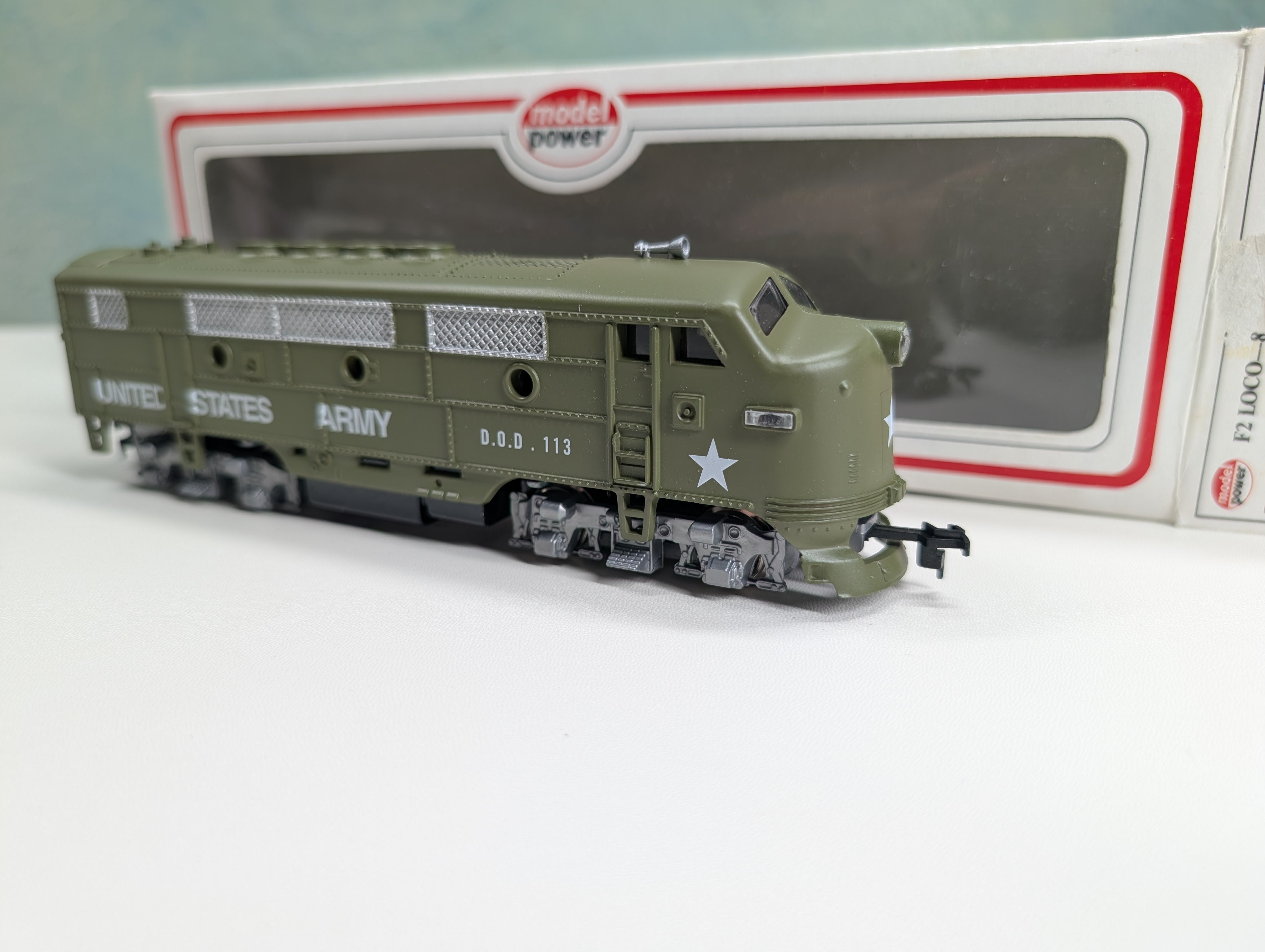 USED Model Power HO Scale F2 Diesel Locomotive US Army DOD #113 Runs Great DC