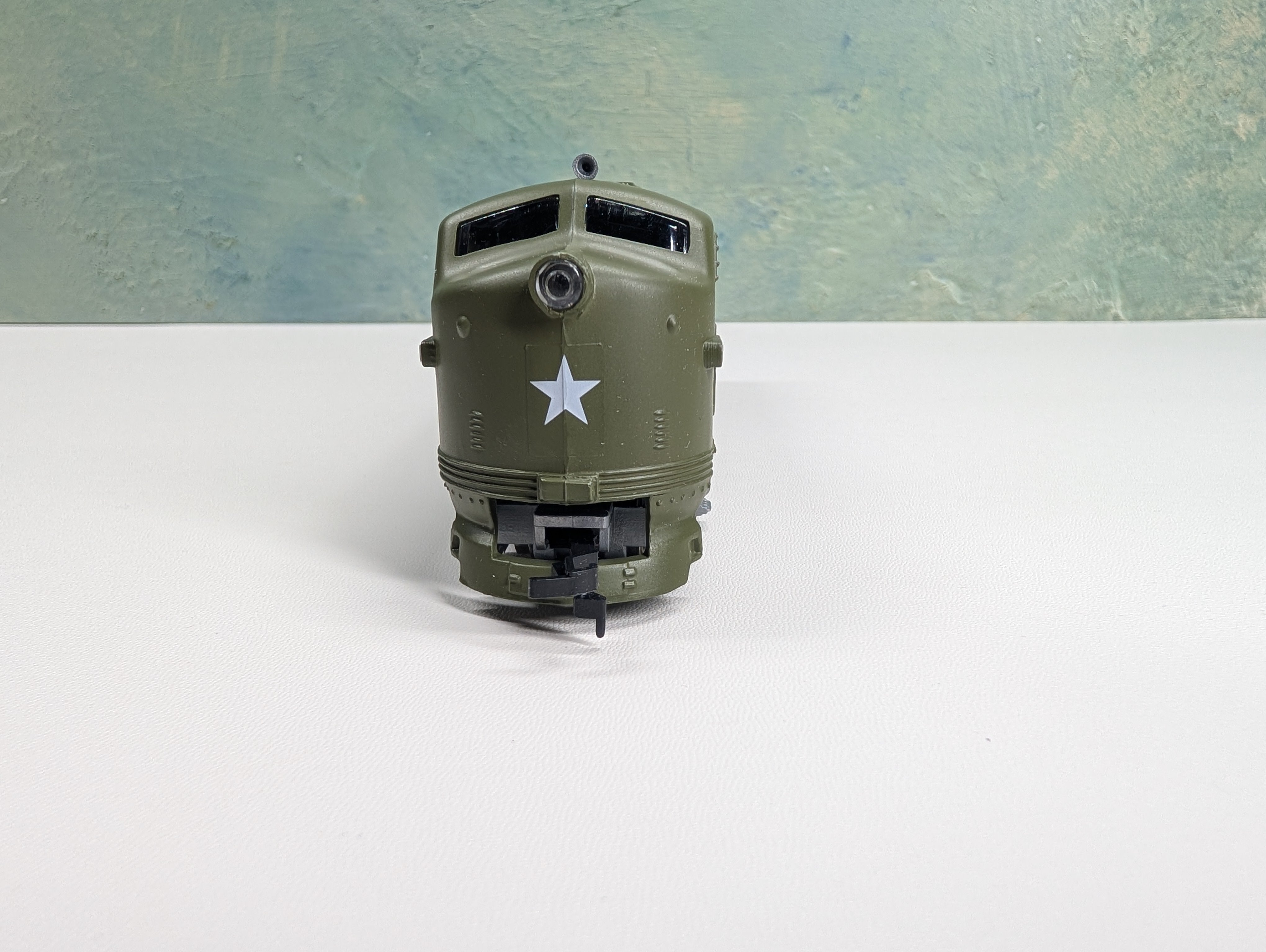 USED Model Power HO Scale F2 Diesel Locomotive US Army DOD #113 Runs Great DC