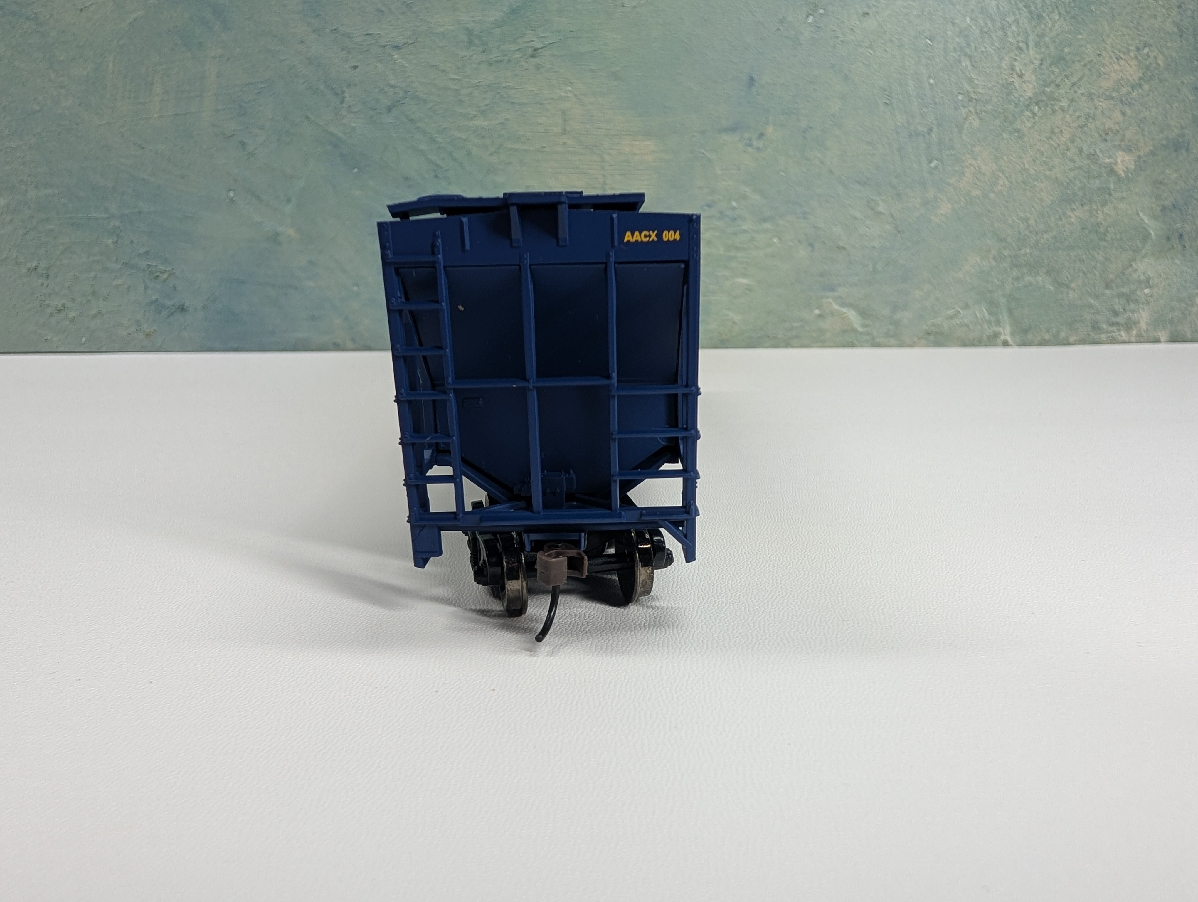 USED Athearn 72341 HO Scale 54' PS Covered Hopper Alaska Agriculture AACX #004