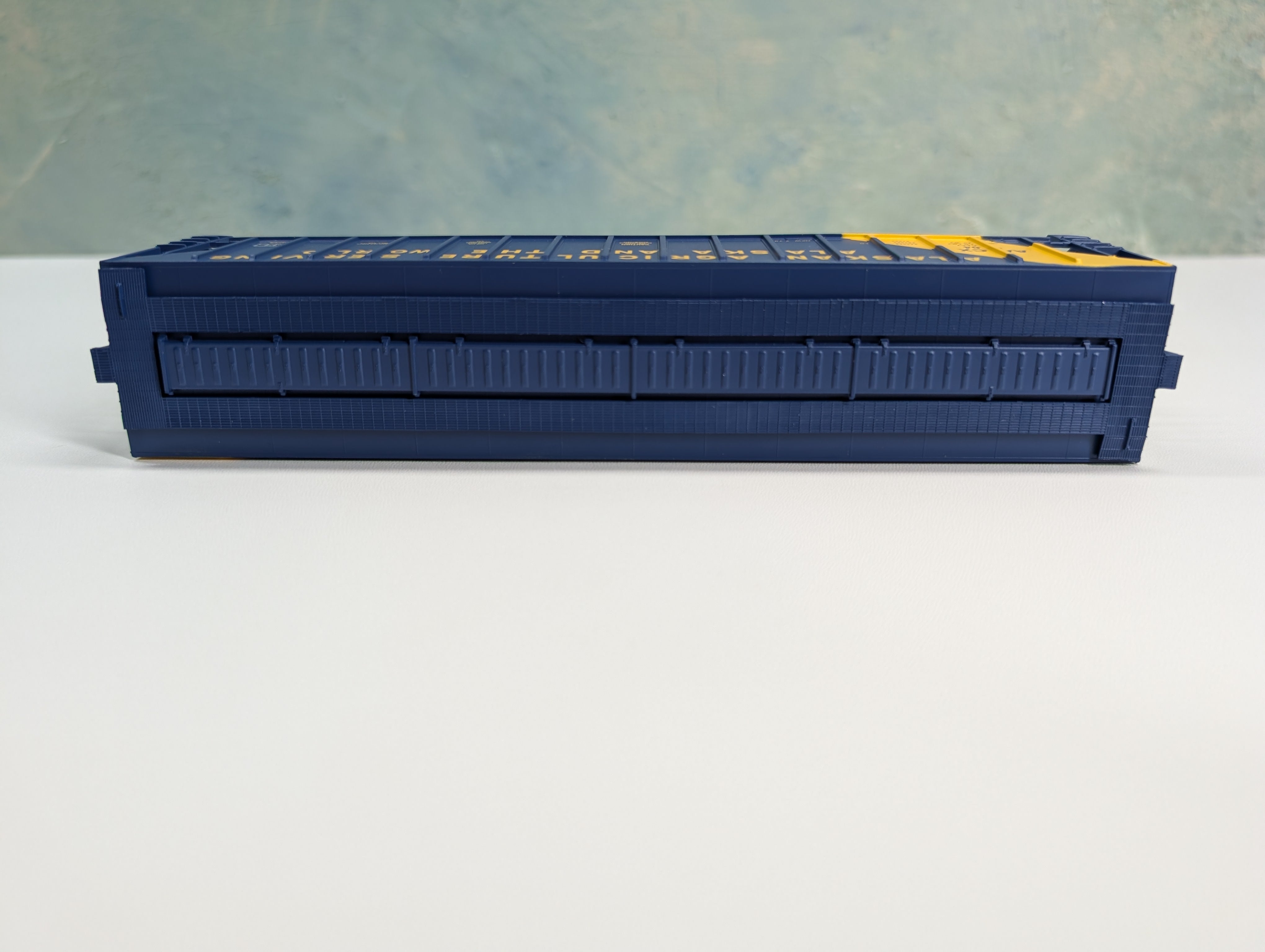 USED Athearn 72341 HO Scale 54' PS Covered Hopper Alaska Agriculture AACX #004