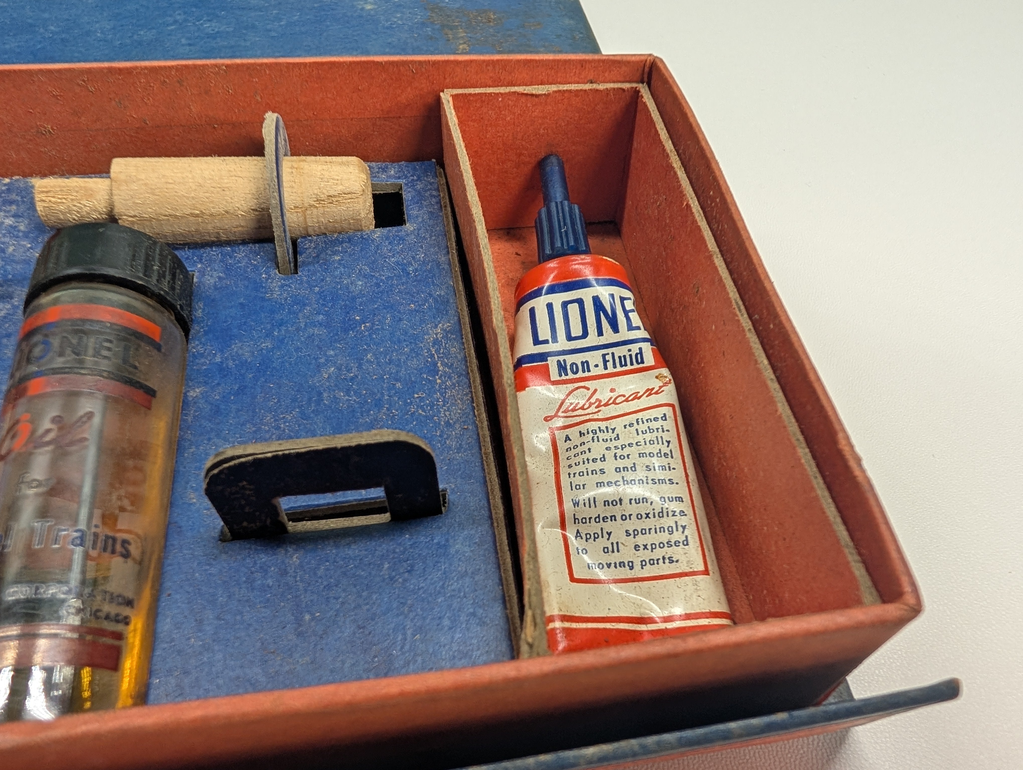 USED Lionel 927 O Lubricating and Maintenance Kit for Model Trains Vintage