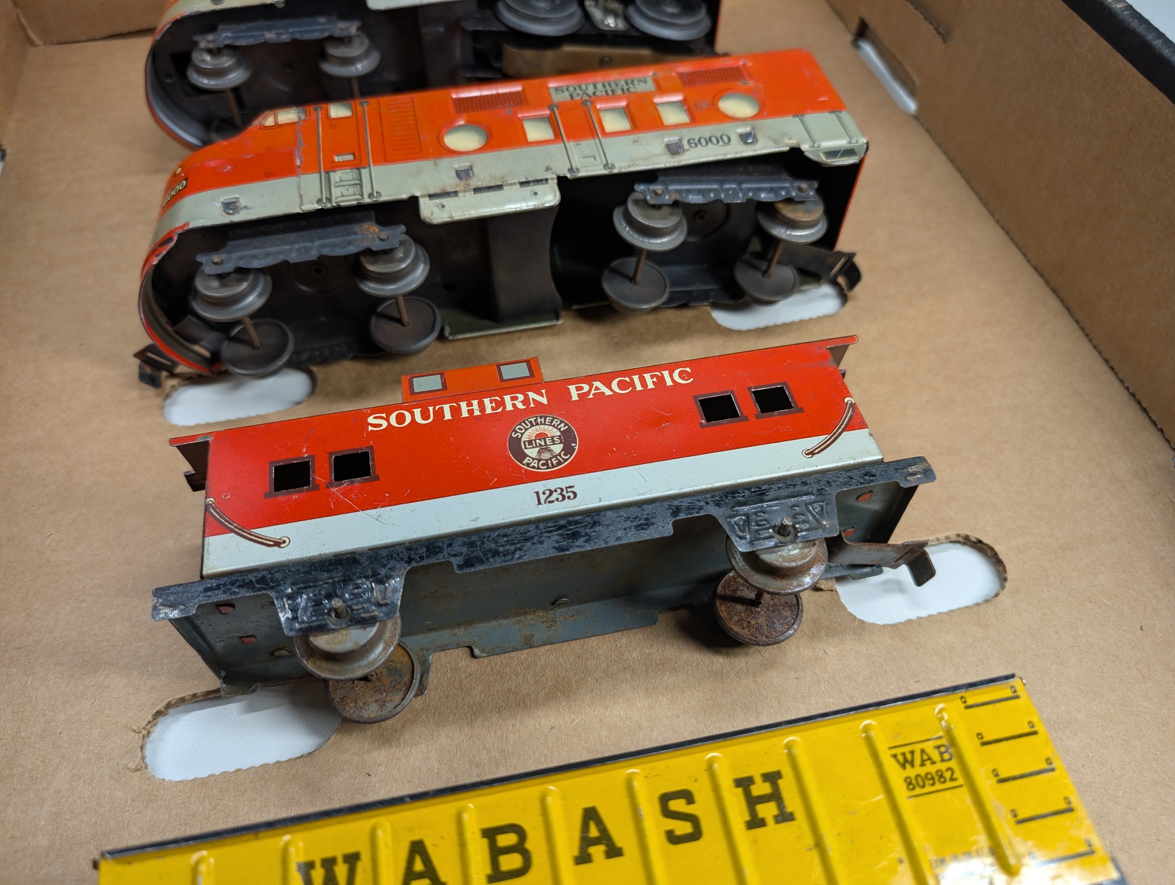 USED Marx O Powered & Unpowered Diesel Locomotives, Caboose & Gondola Southern Pacific 6000, 1235, Wabash 80982 Vintage