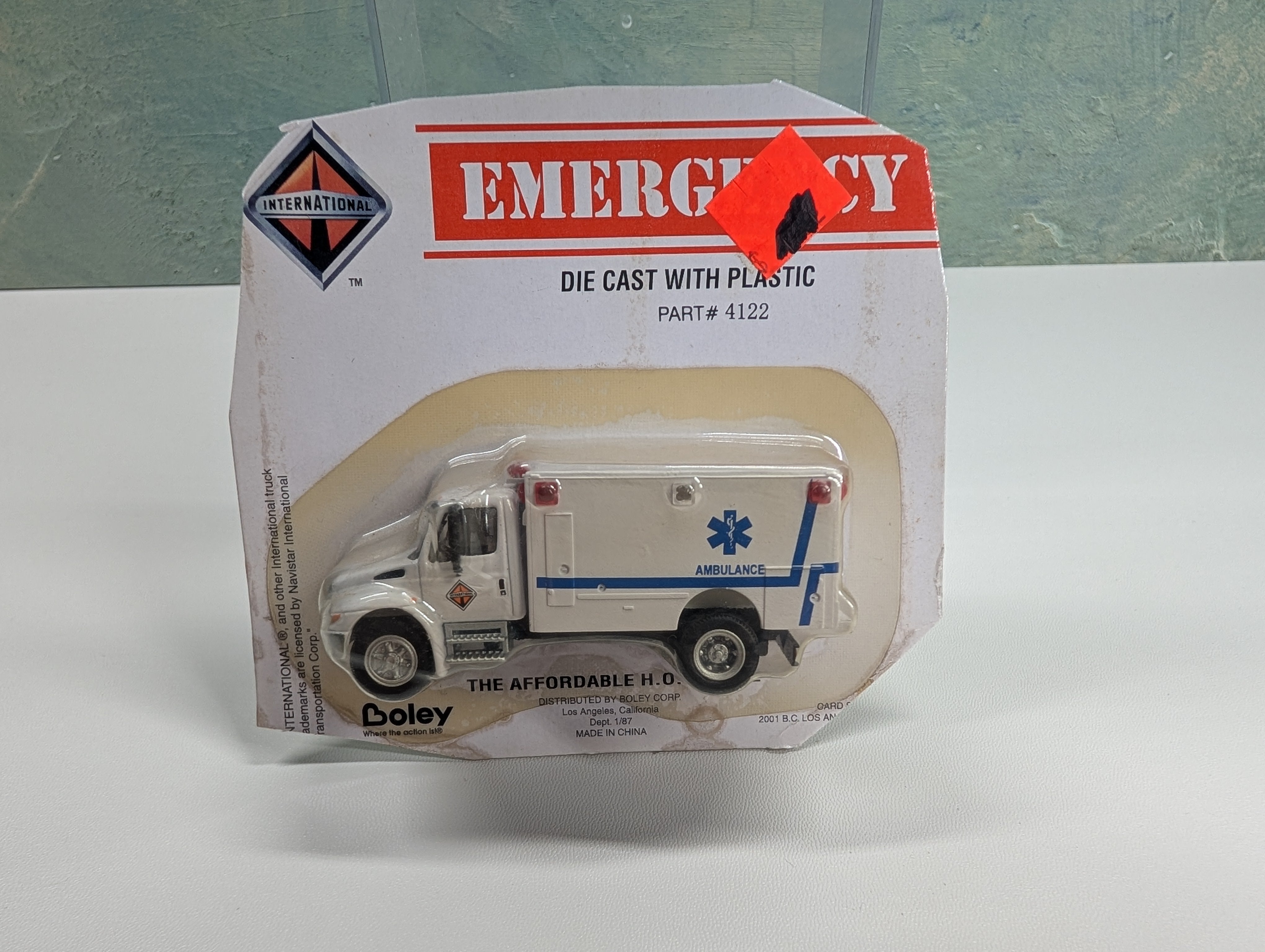 Boley HO Scale International White Emergency Ambulance
