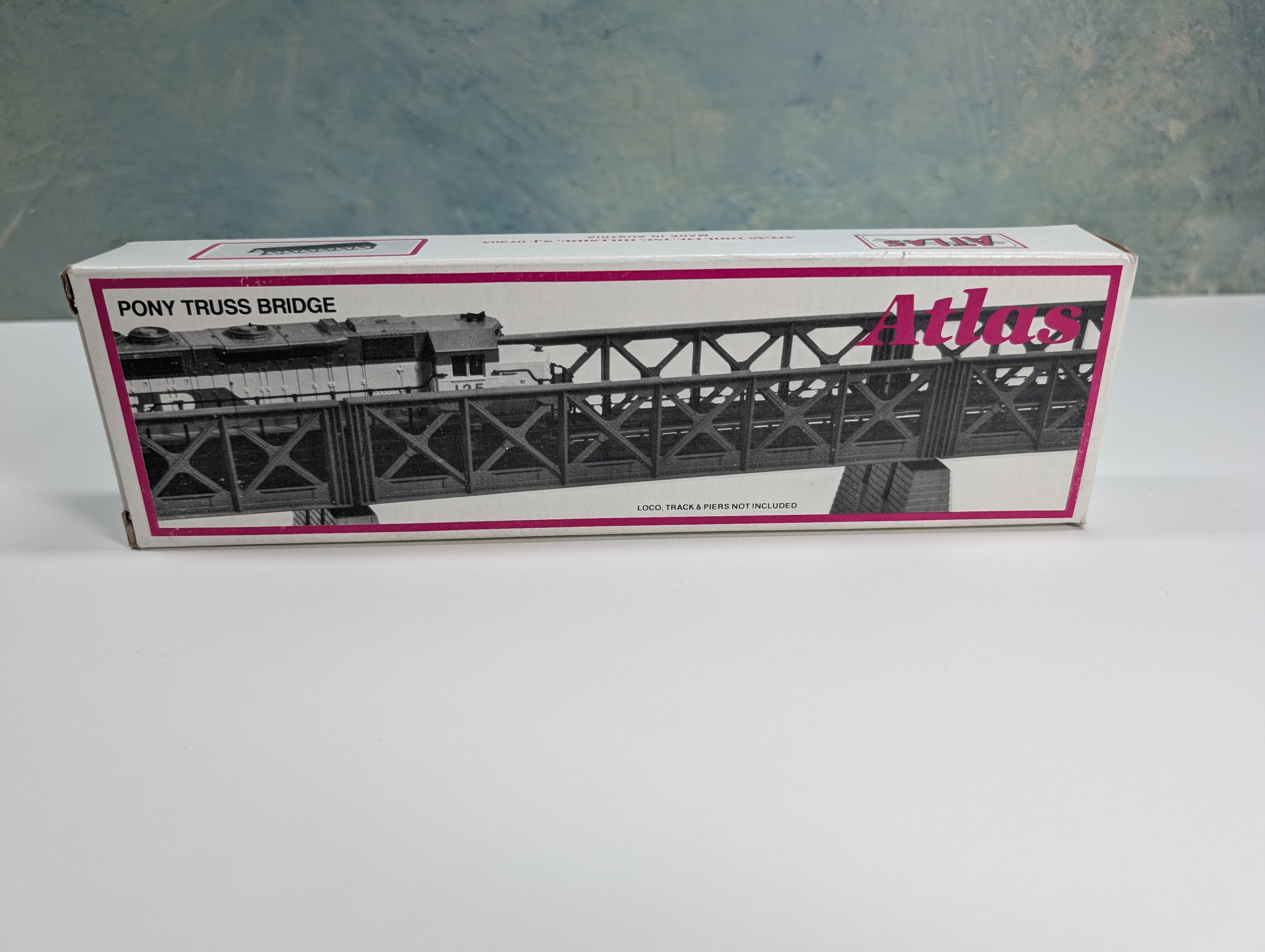 Atlas 86 HO Scale Pony Truss Bridge Kit with Brass Track