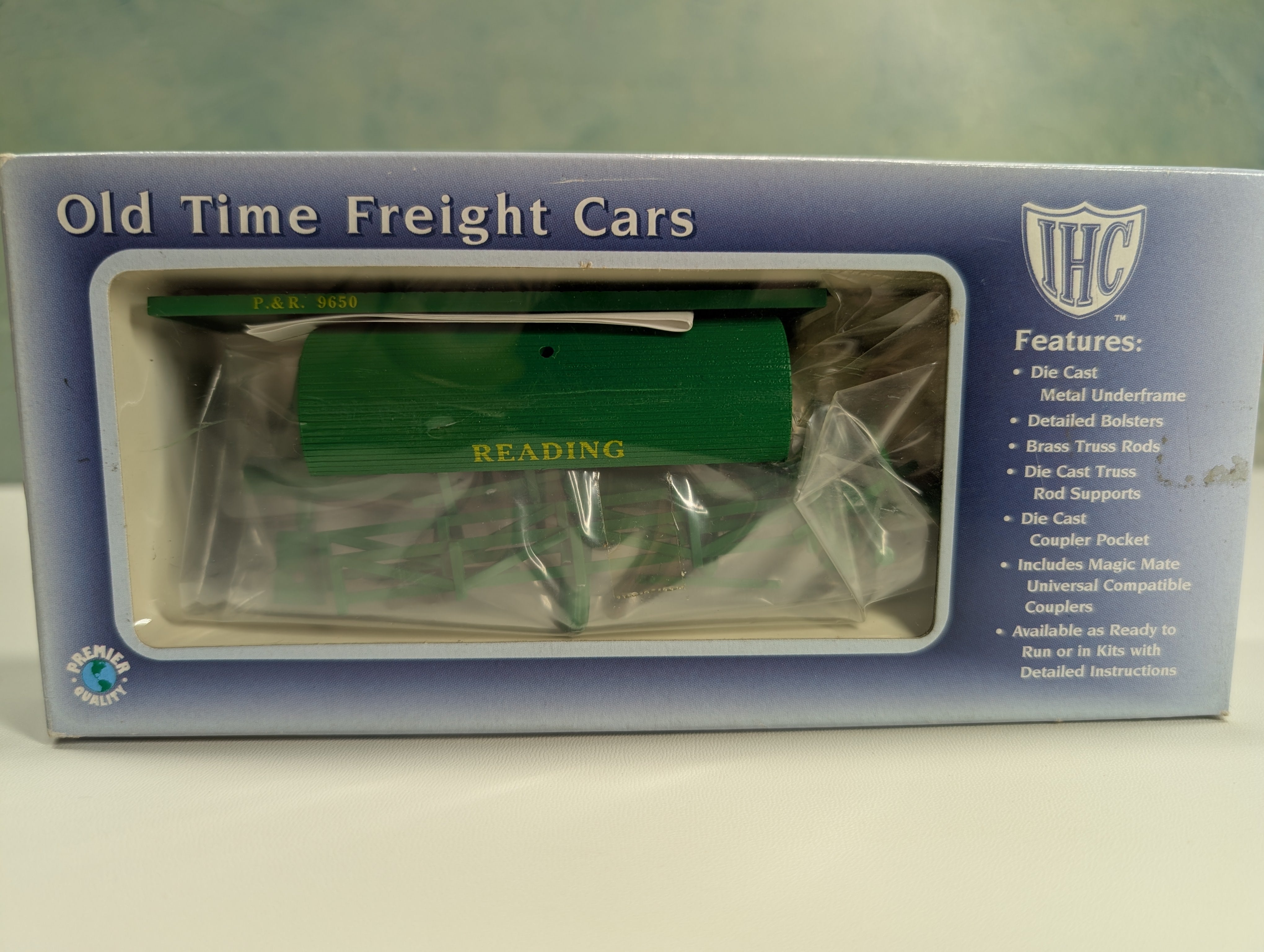 IHC HO Scale Old Time Wooden Water Tank Car Reading P&R #9650