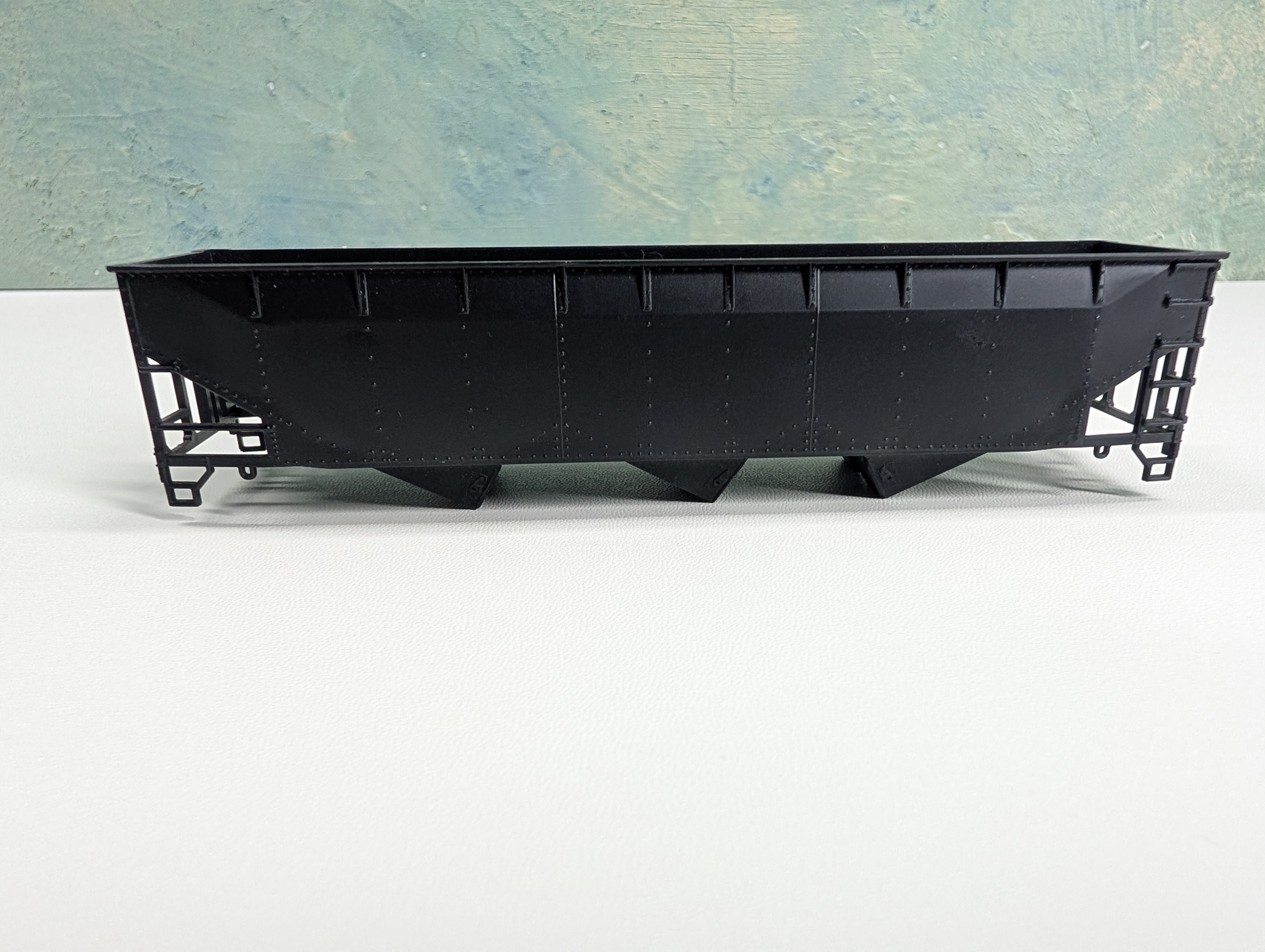 USED Stewart Hobbies HO Scale 3 Bay Hopper Shell (Black)