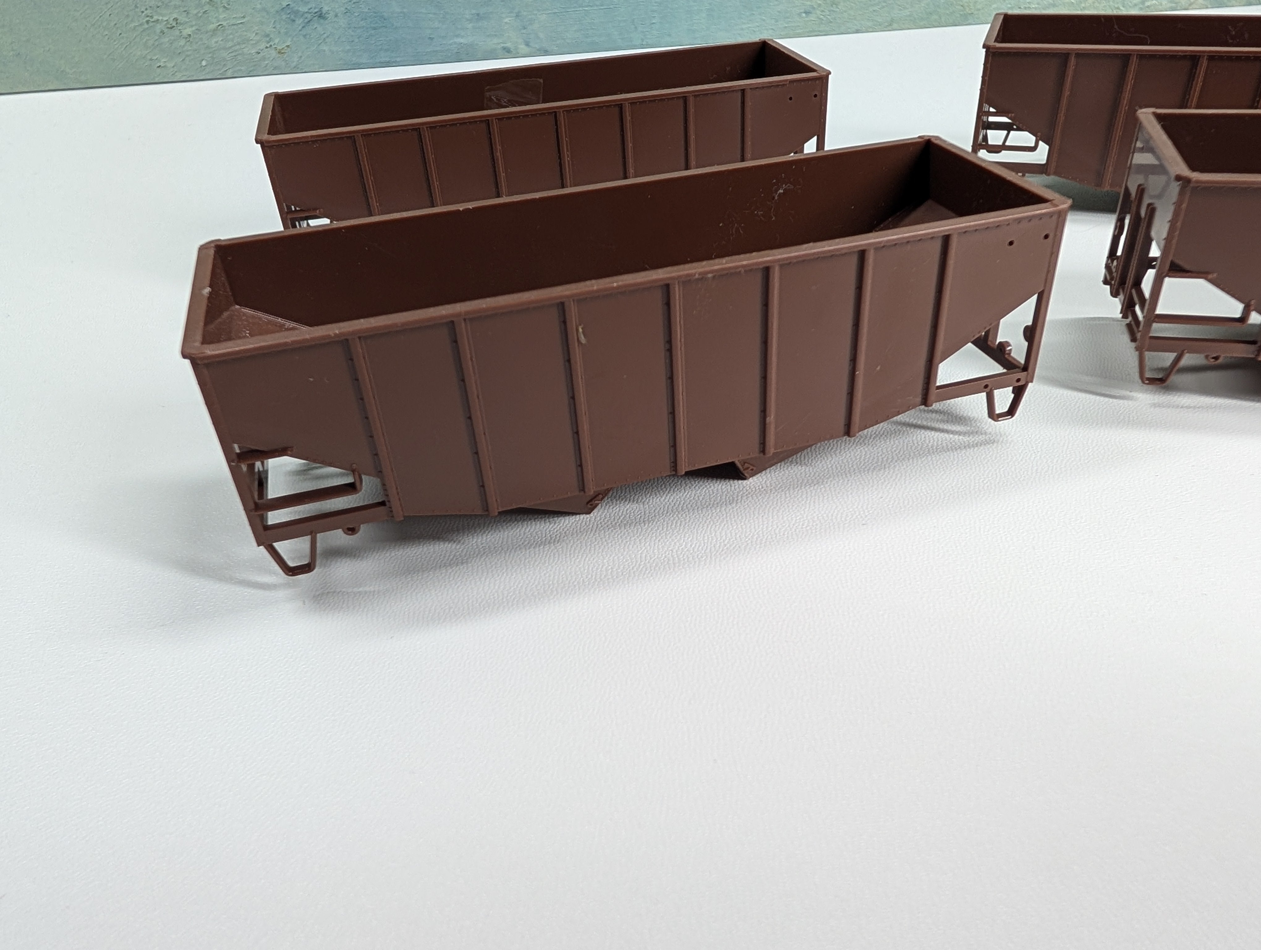 USED Stewart Hobbies HO Scale 6 Panel 2 Bay Hopper Shells (Brown) (4 pcs)