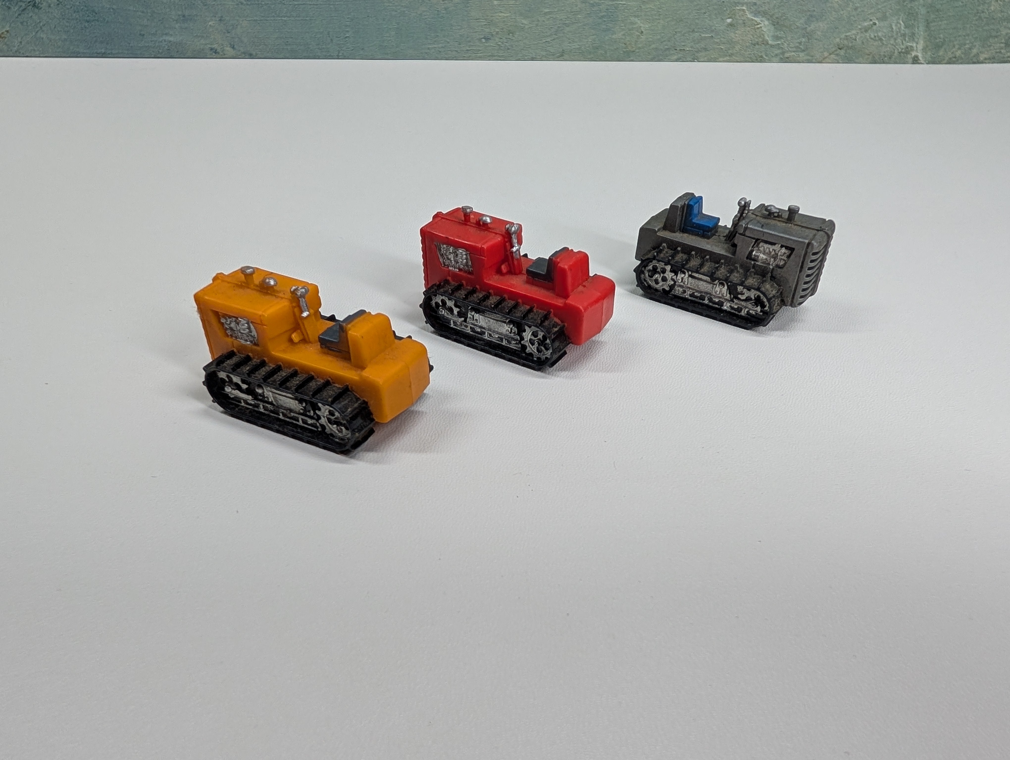 USED Tyco HO Scale Flat Car Tractor Load (3 pcs)