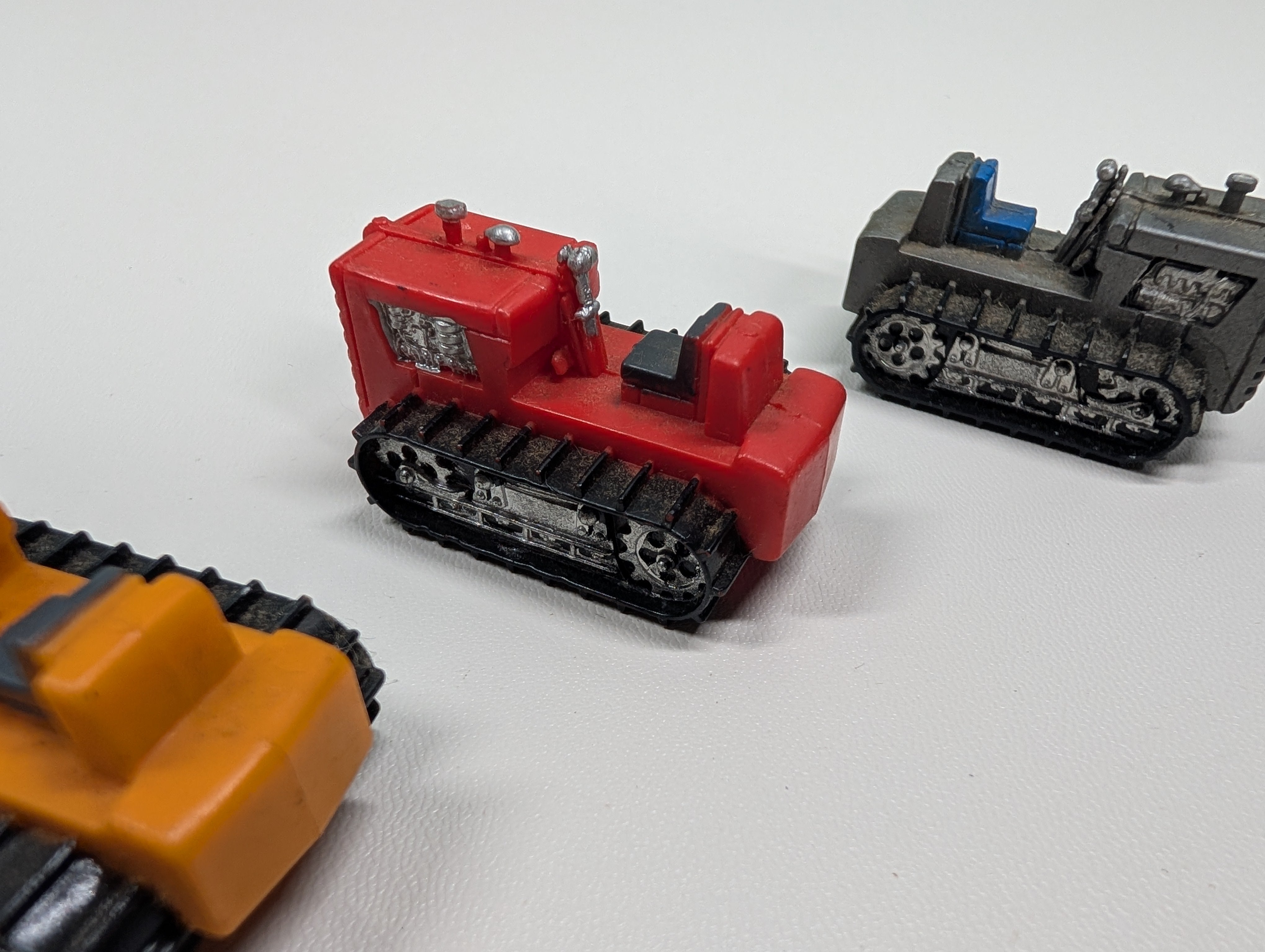 USED Tyco HO Scale Flat Car Tractor Load (3 pcs)