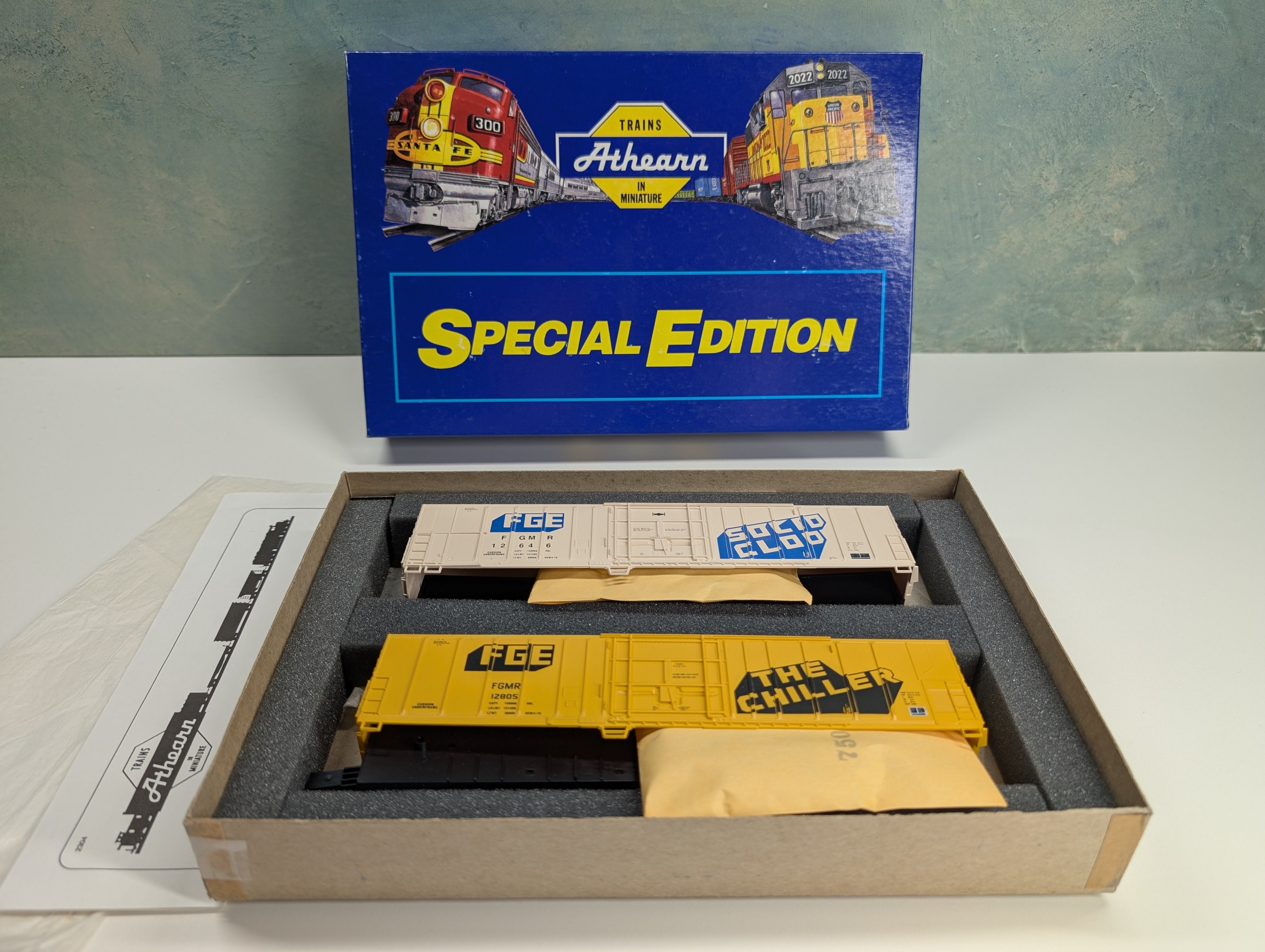 Athearn 2304 HO Scale 57' Reefer 2 Car Pack FGE #12646, 12805 Special KIT