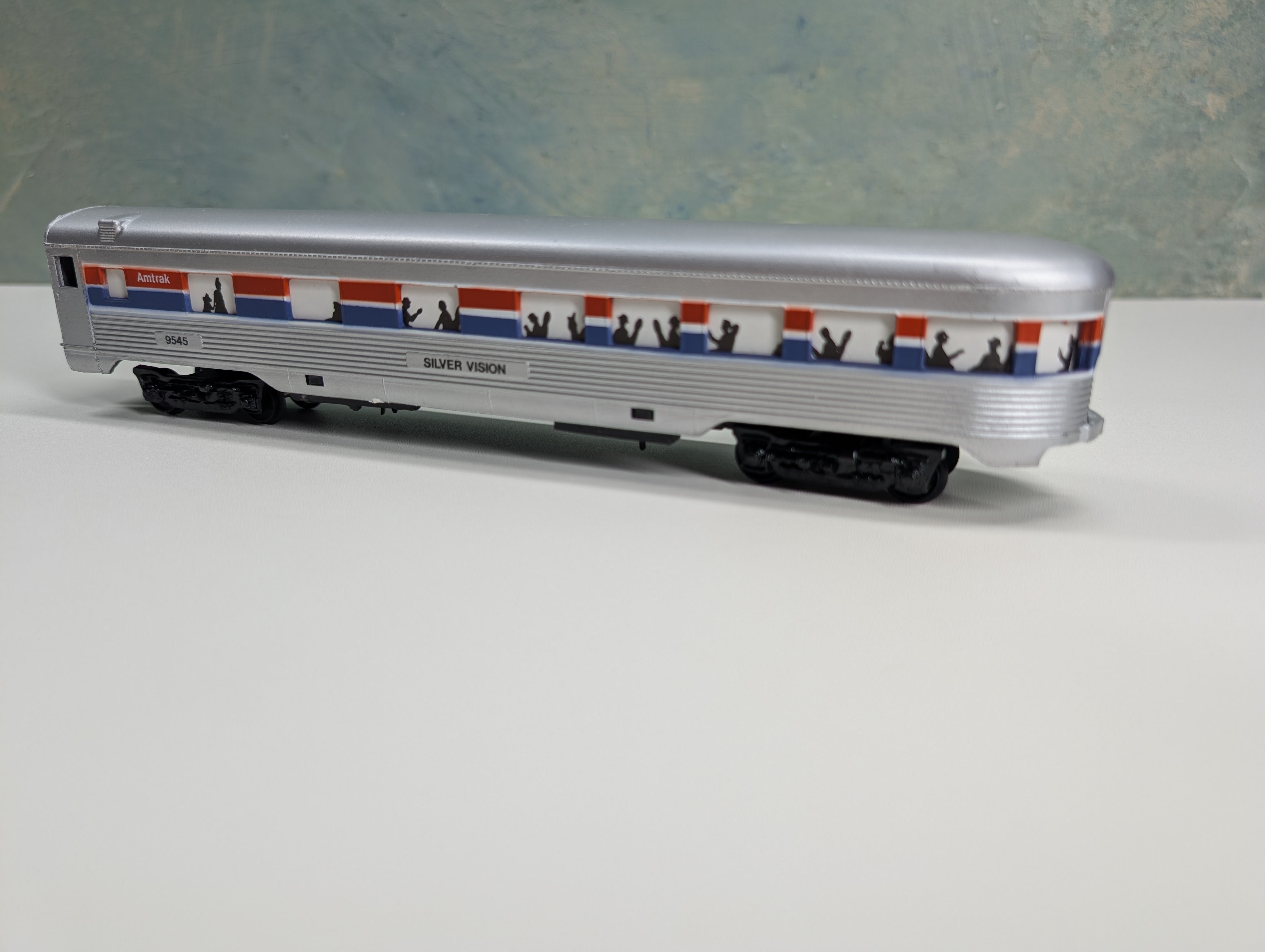 USED Life-Like HO Scale Passenger Car Amtrak 9545 Silver Vision