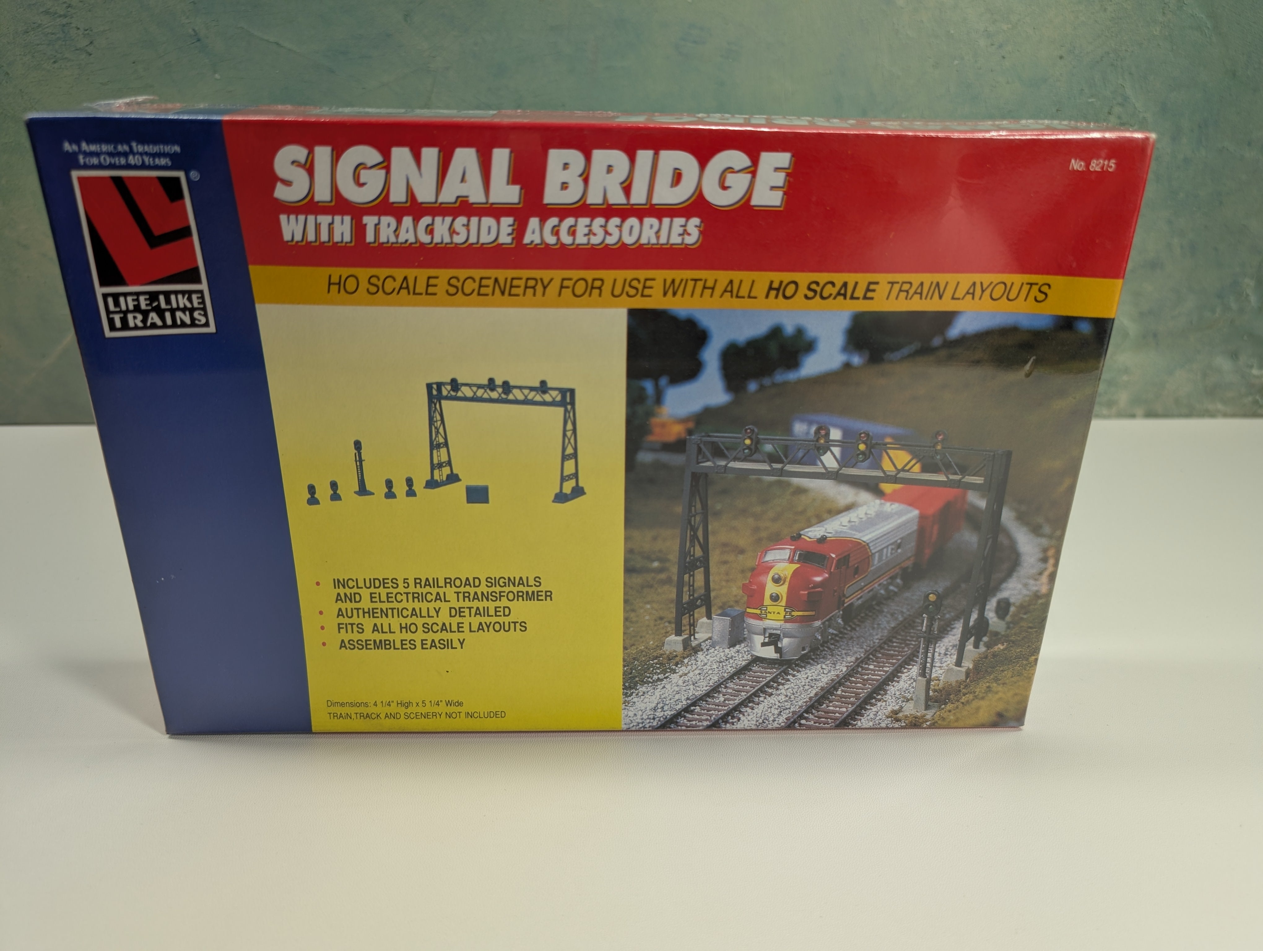 Life-Like 8215 HO Scale Signal Bridge w/ Trackside Accessories (Sealed) KIT