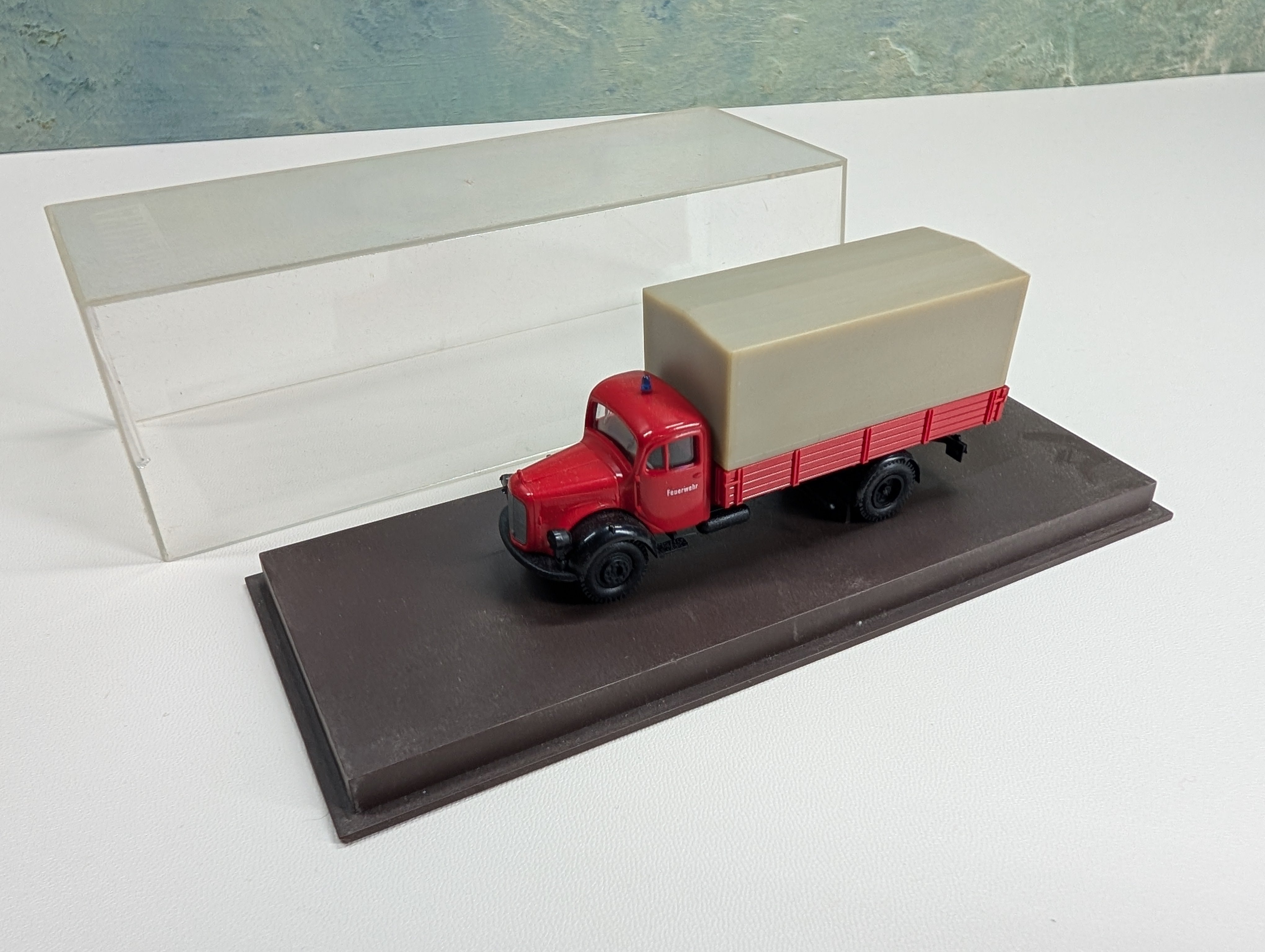 Brekina HO Scale Feuerwehr Delivery Truck
