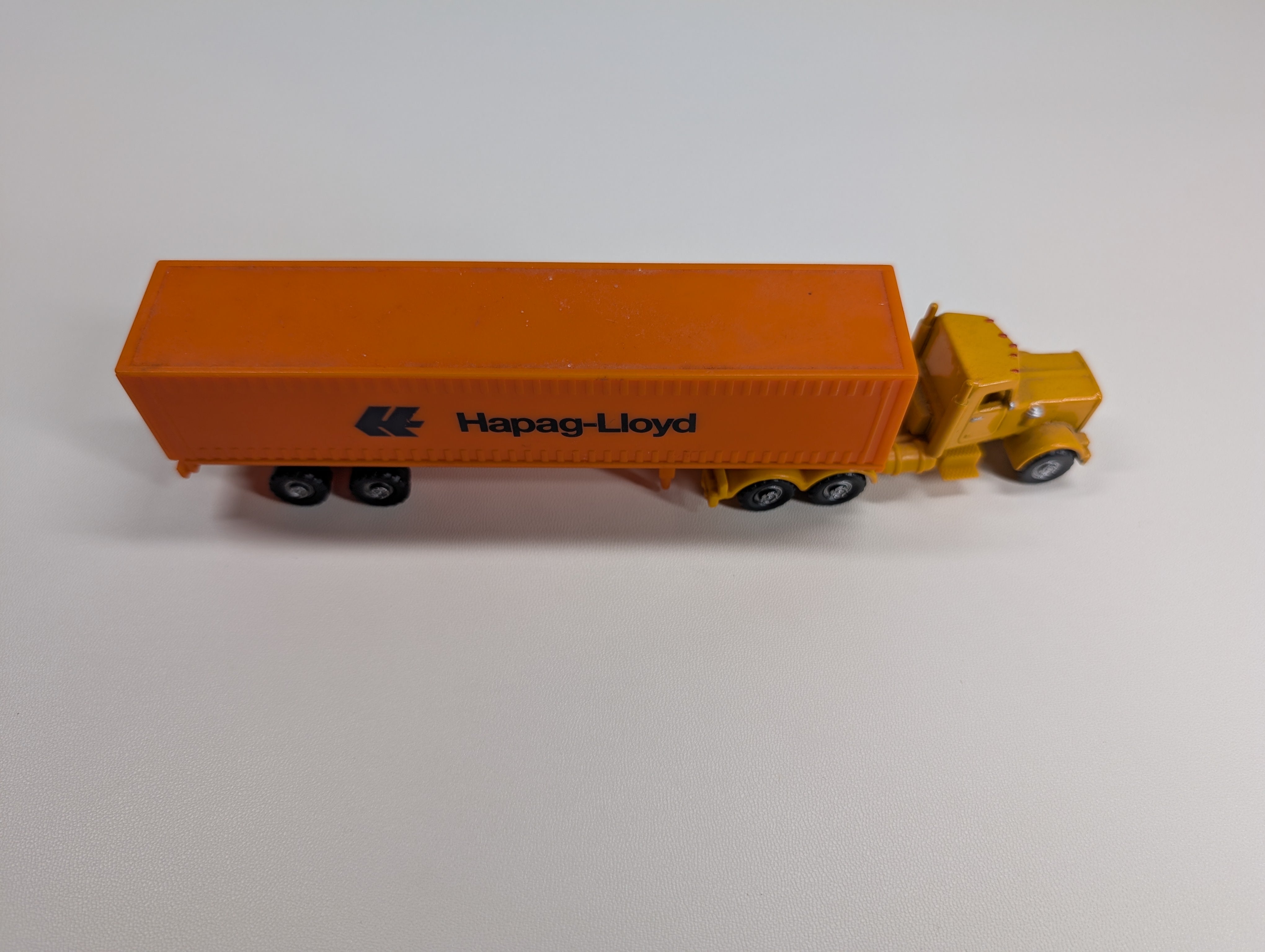USED HO Scale Orange Truck Cab and Trailer Hapag-Lloyd