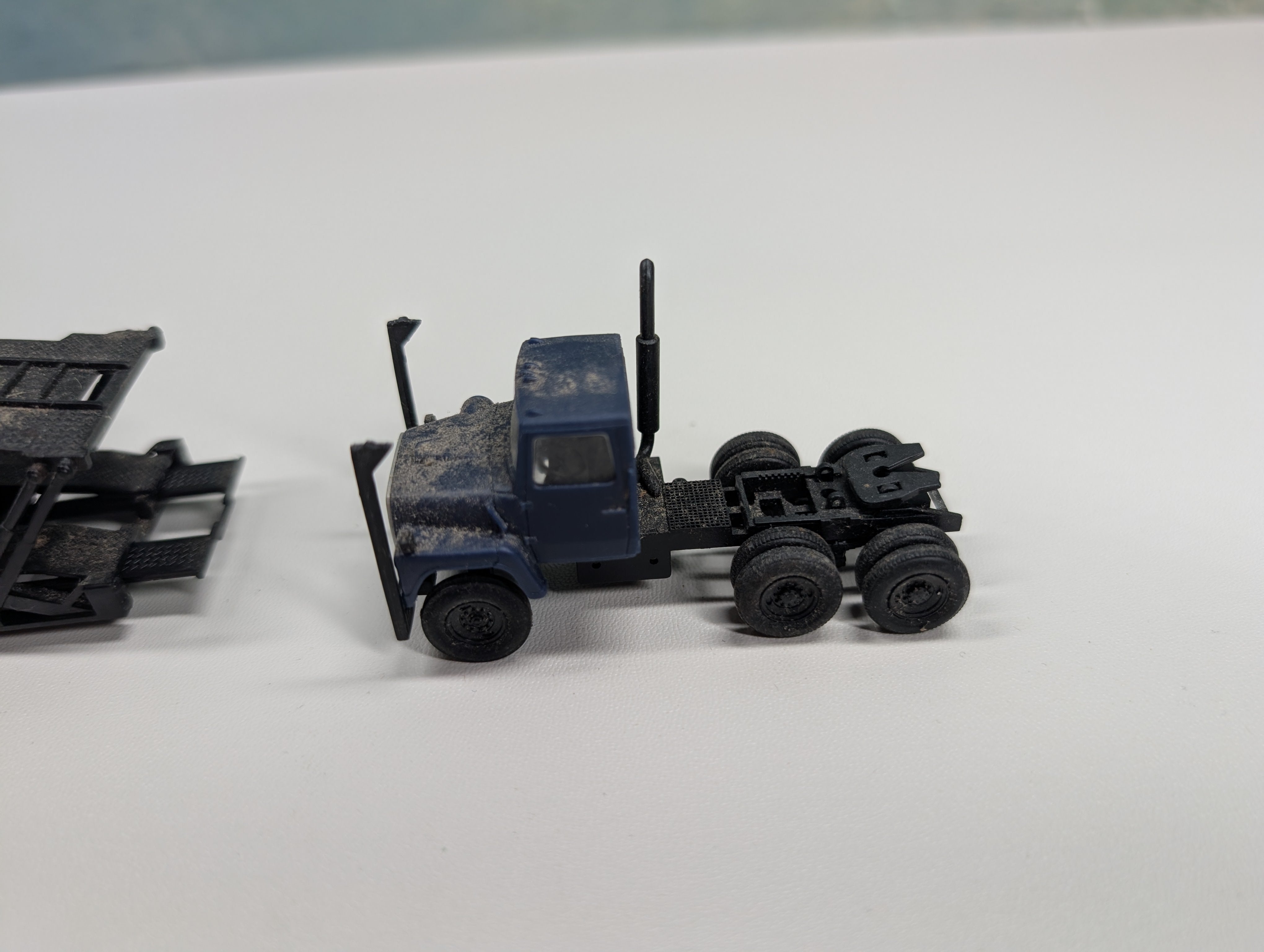 USED Atlas HO Scale Auto Carrier Trailer w/ Cab (needs work)