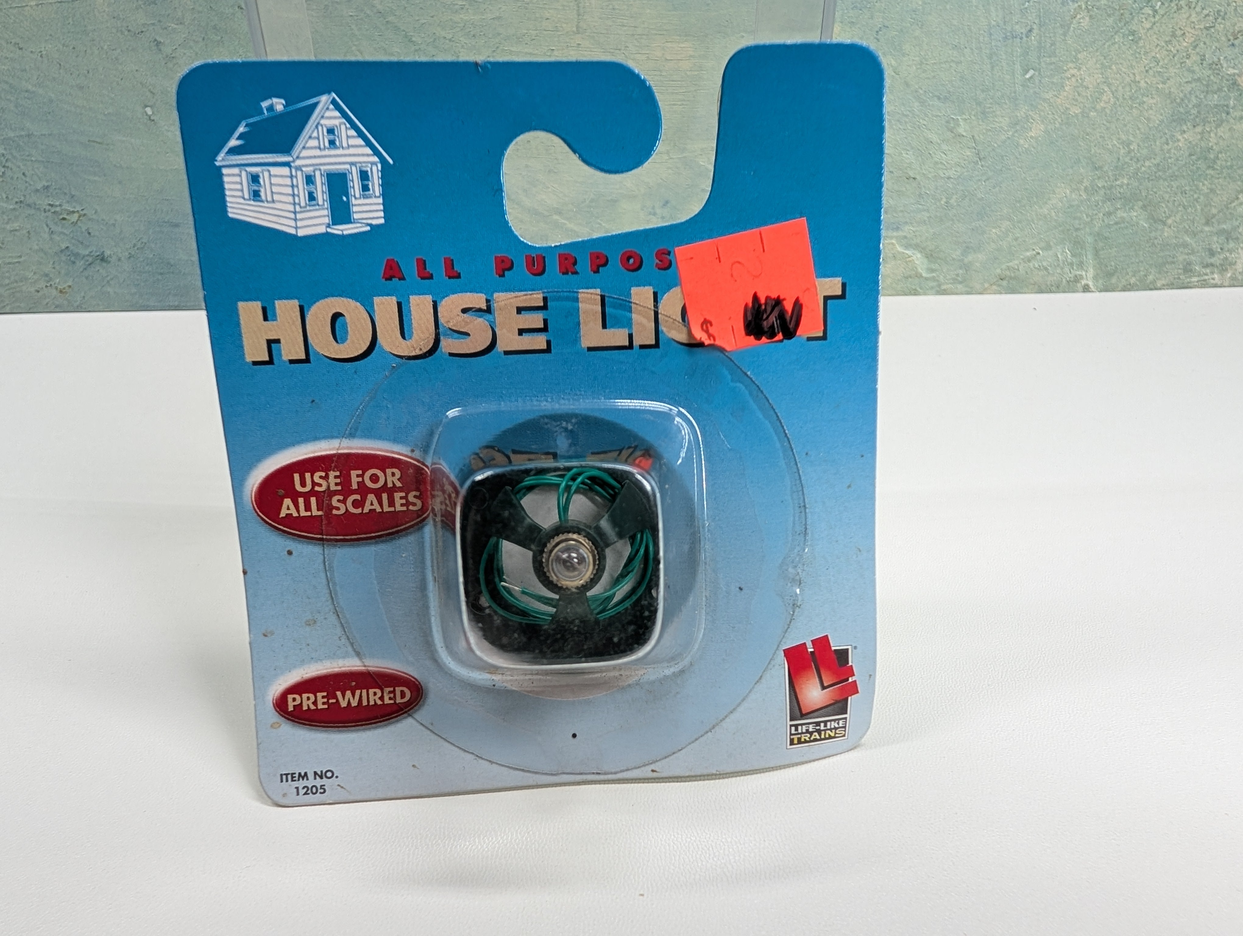 Life-Like 1205 HO Scale Pre-Wire House Light (1 pc)