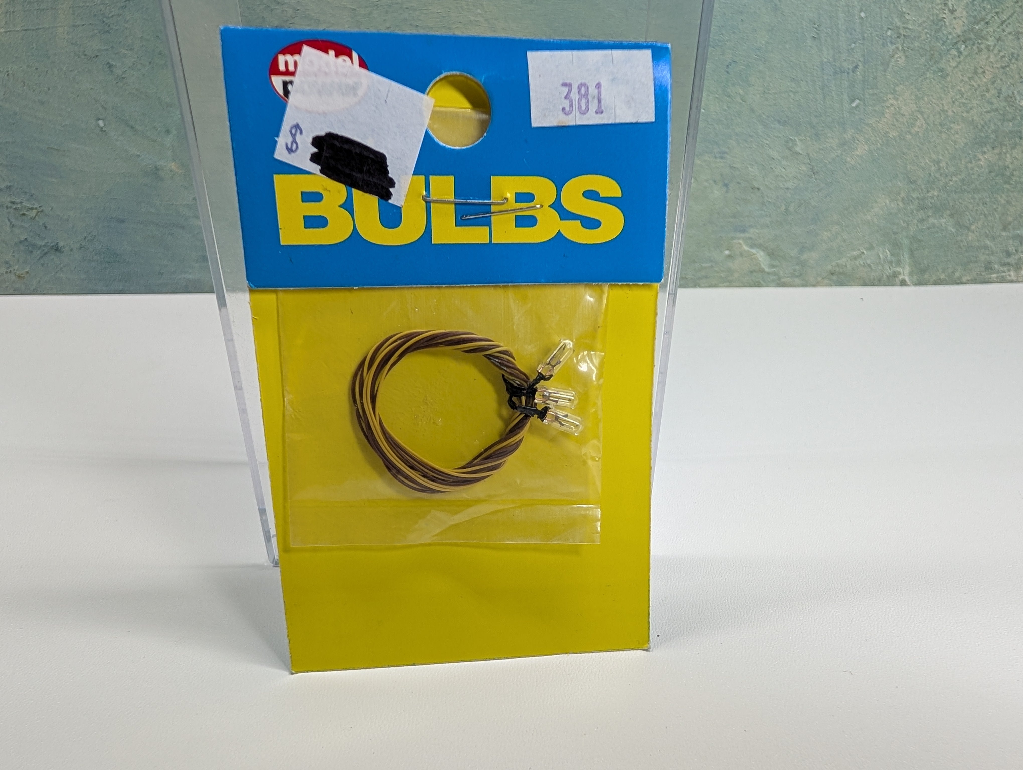 Model Power 381 HO Scale 12-16 Volts Amps Clear Light Bulb with Wire