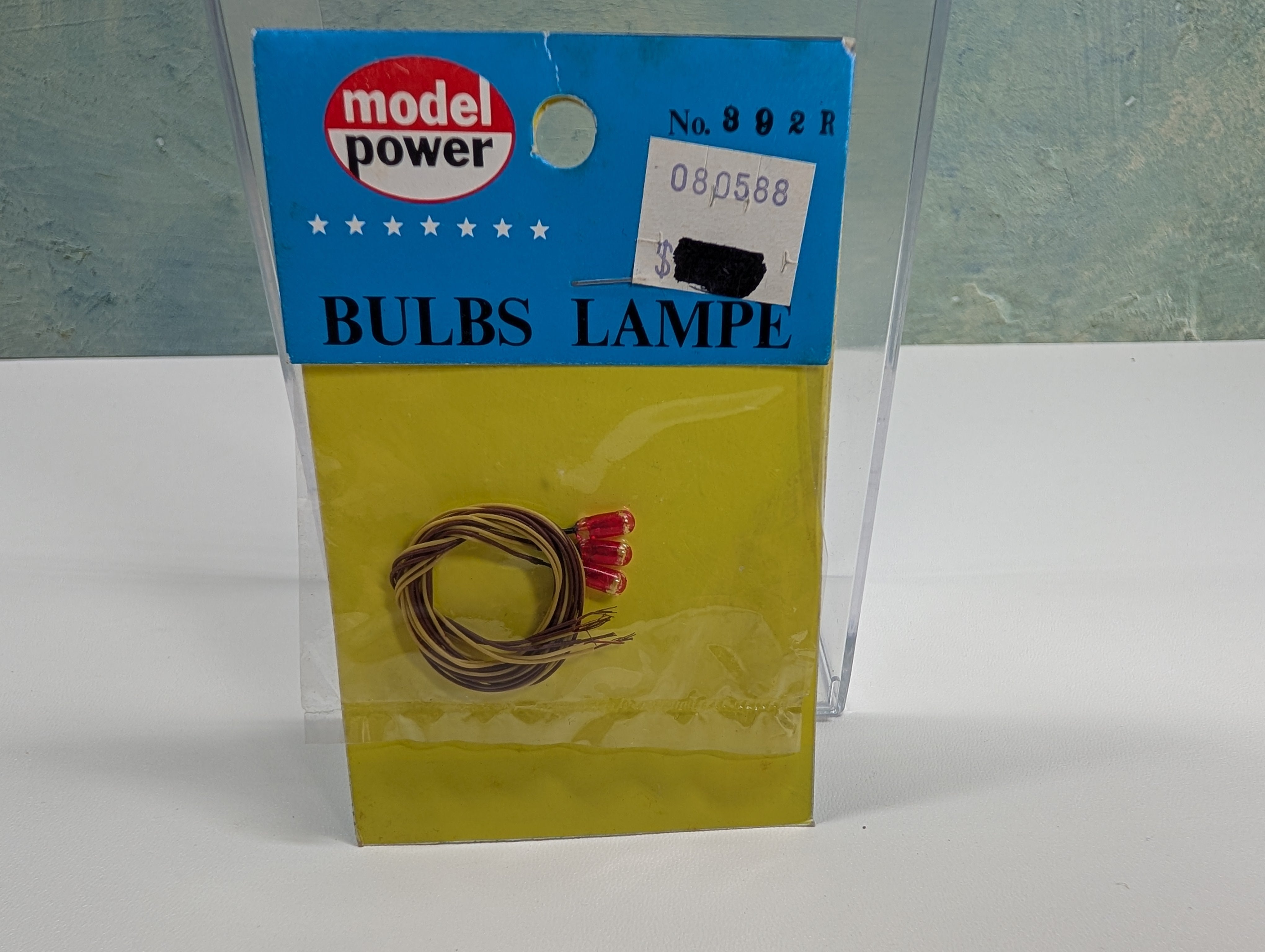Model Power 392 HO Scale 3.5 Volts Grain of Rice Red Bulb