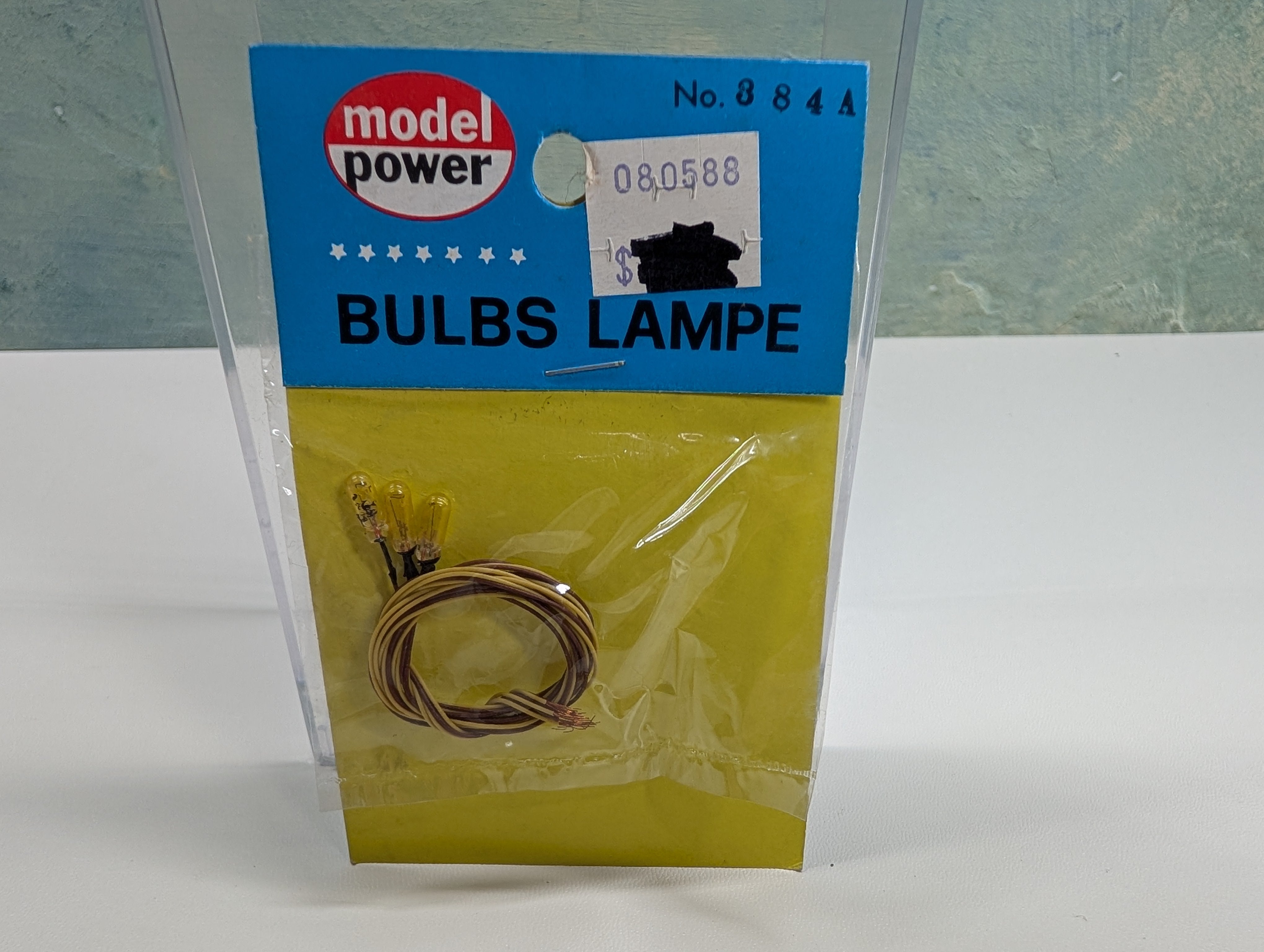 Model Power 384 HO Scale 12-16 Volts Grain of Wheat Yellow Light Bulbs