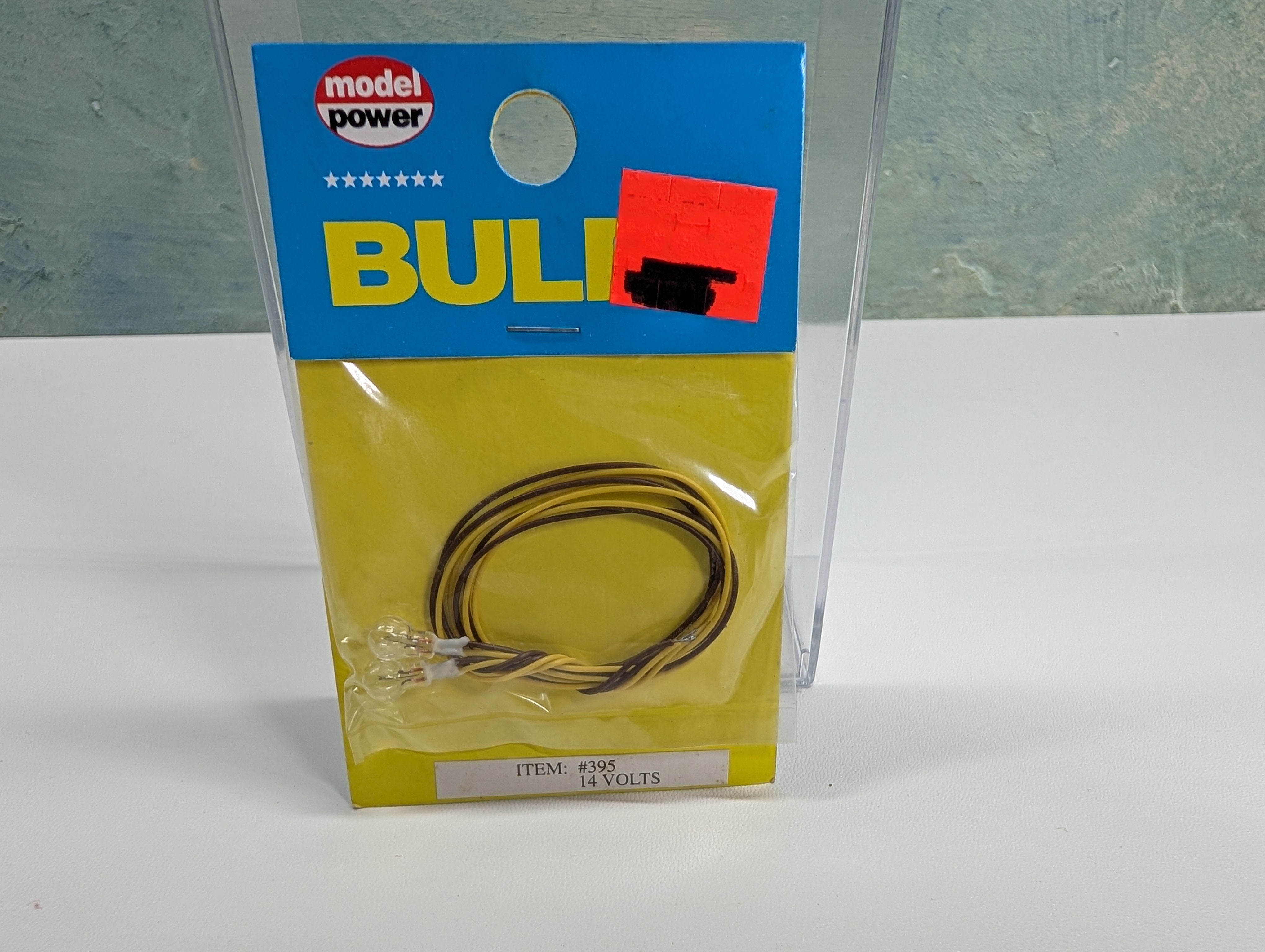 Model Power 395 HO Scale 14 Volts Clear Bulbs