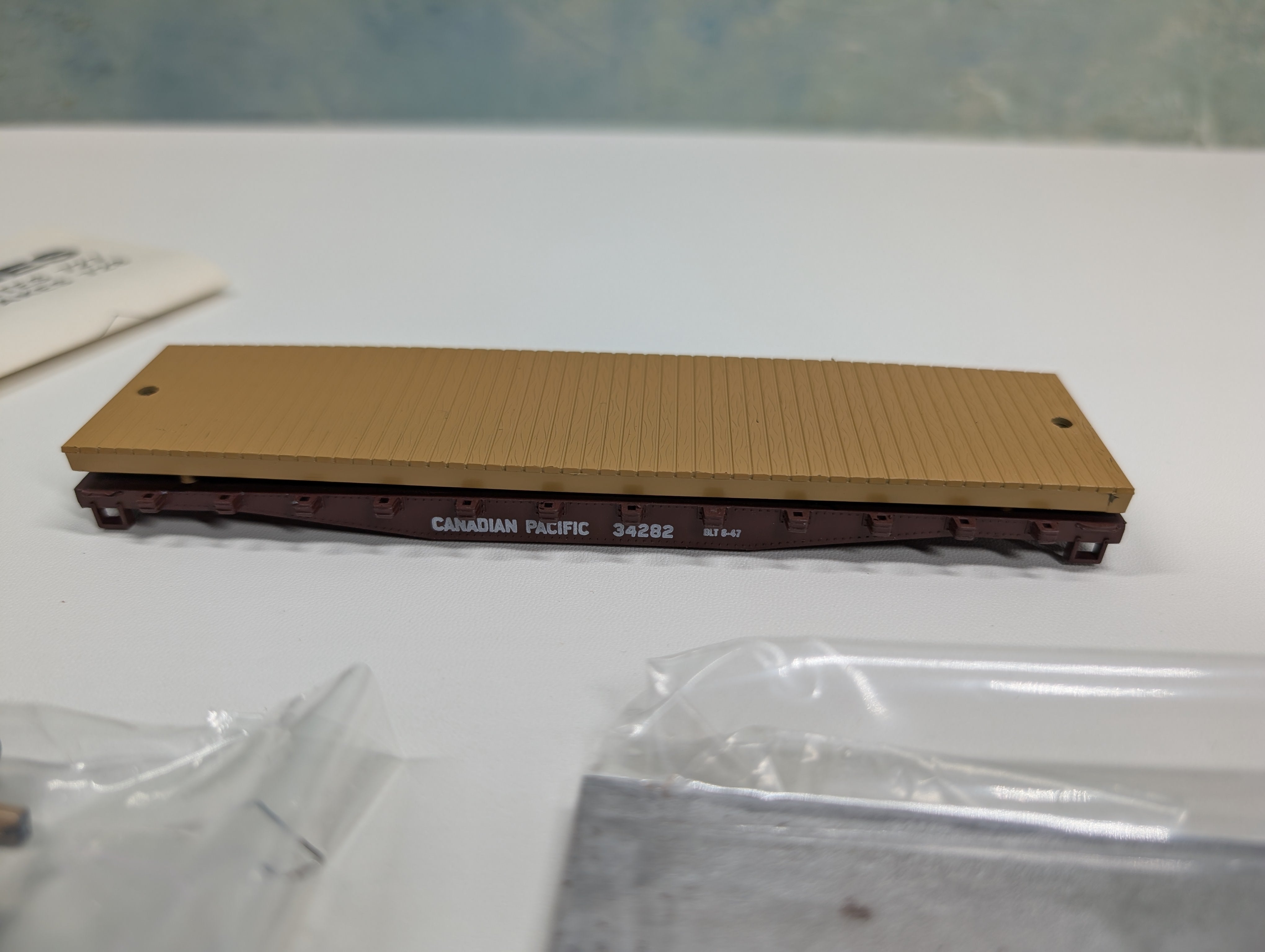 USED Mantua 728-80 HO Scale Flat Car w/ Stakes Canadian Pacific #34282 KIT