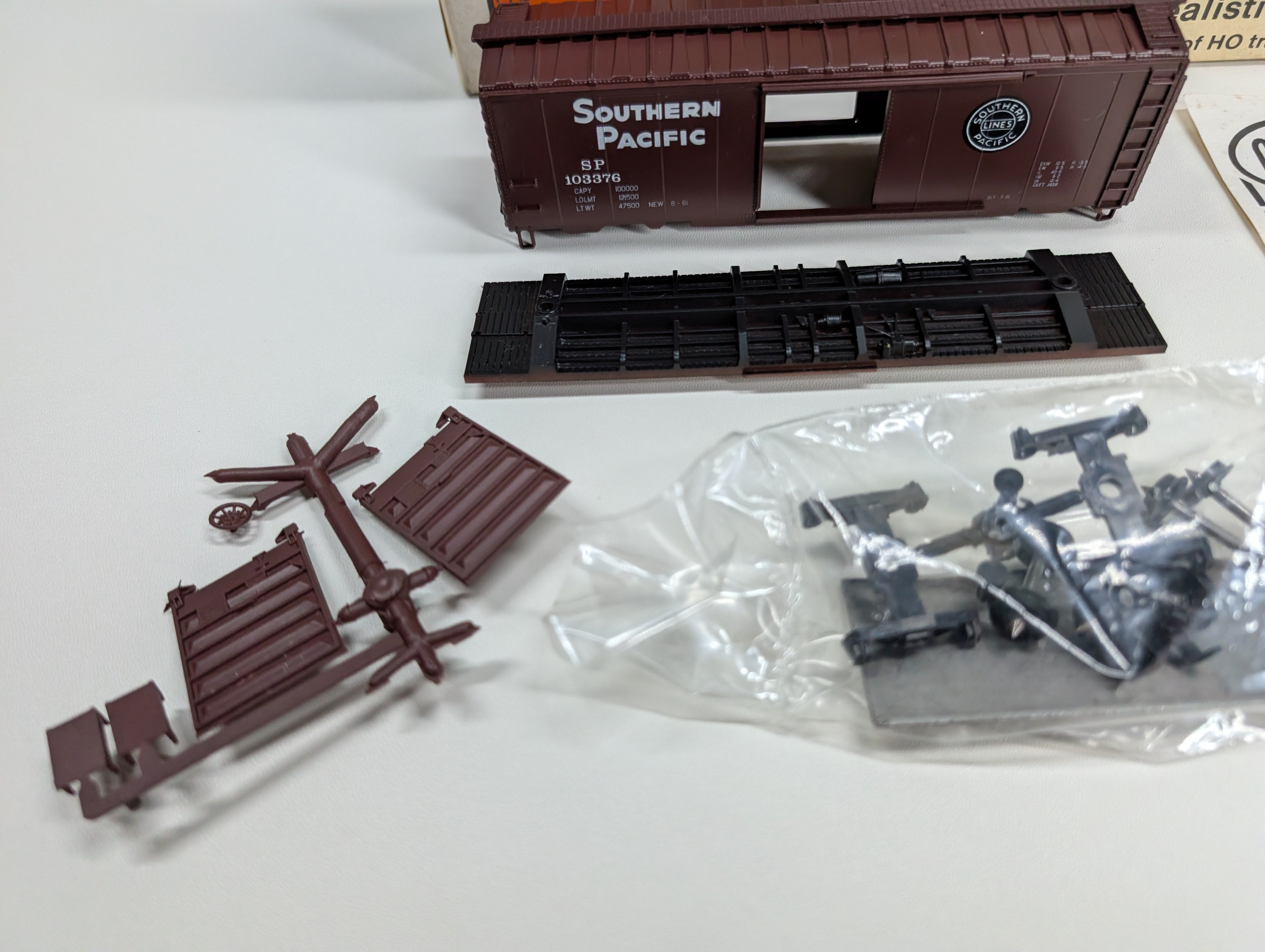 USED Con-Cor #1-009402 HO Scale PS-1 Box Car Southern Pacific SP #103376 KIT