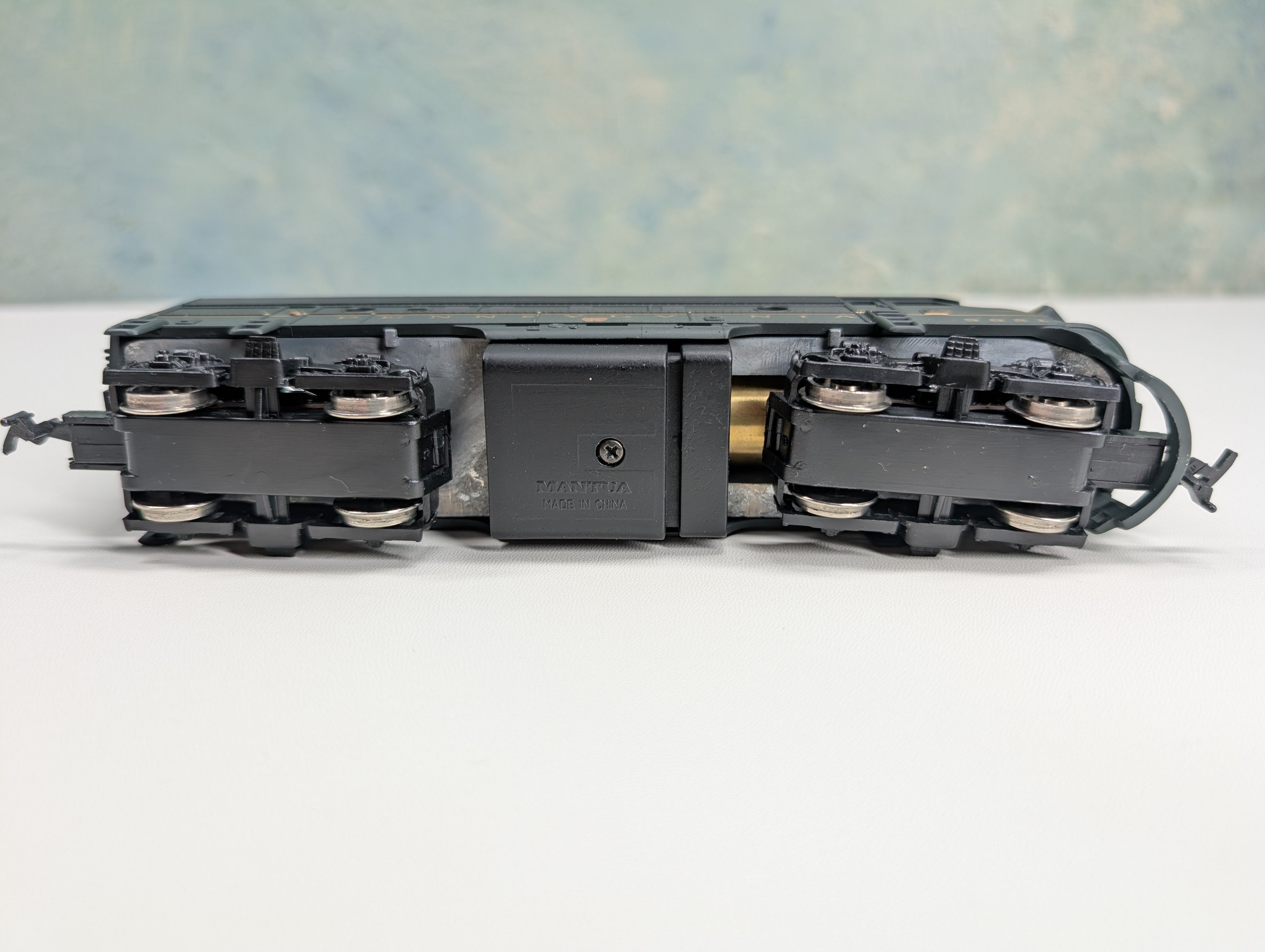 USED Mantua HO Scale F7A Diesel Locomotive Pennsylvania #9821 Runs Great DC