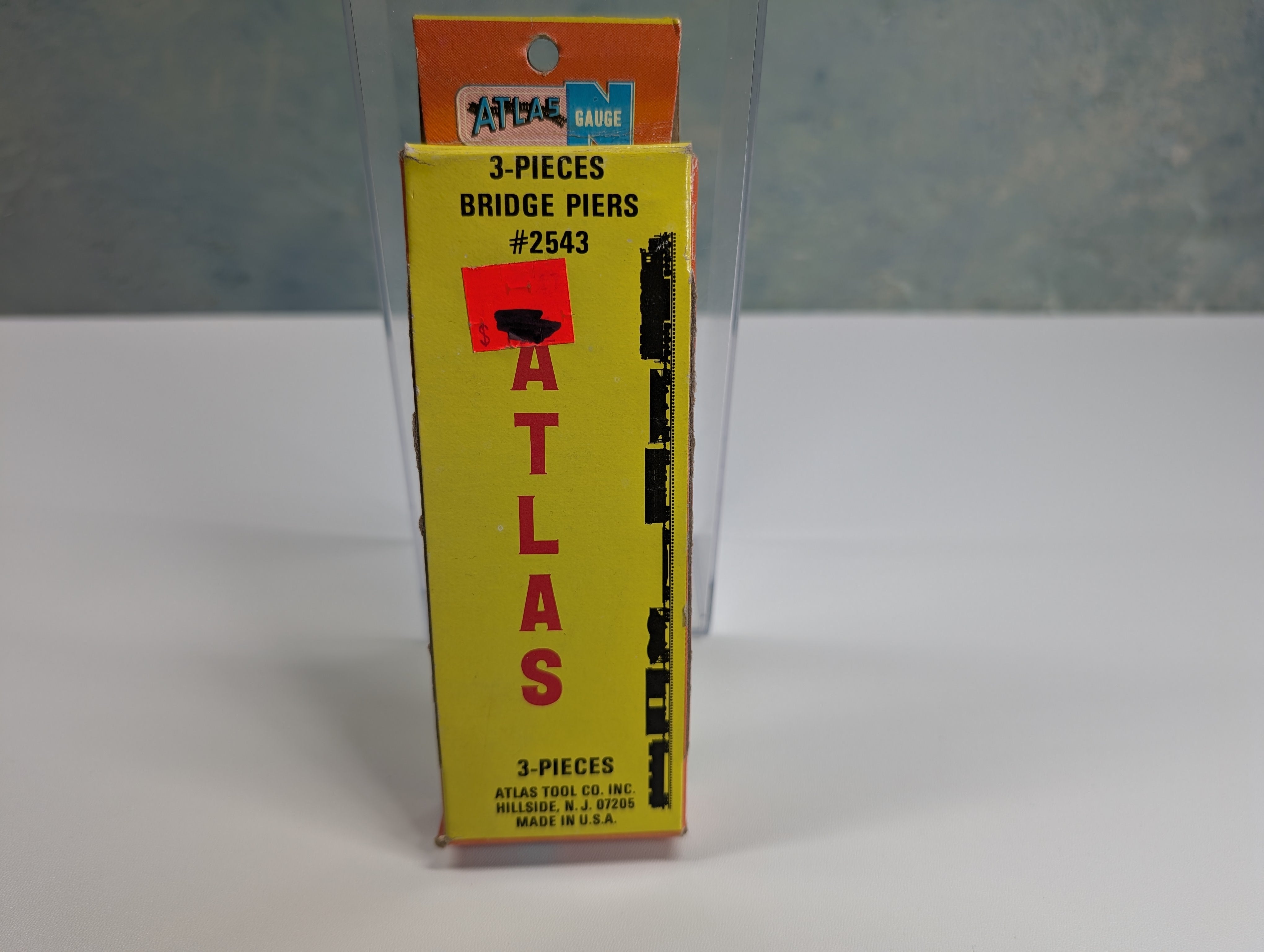 Atlas 2543 N Scale Bridge Piers (3 pcs)