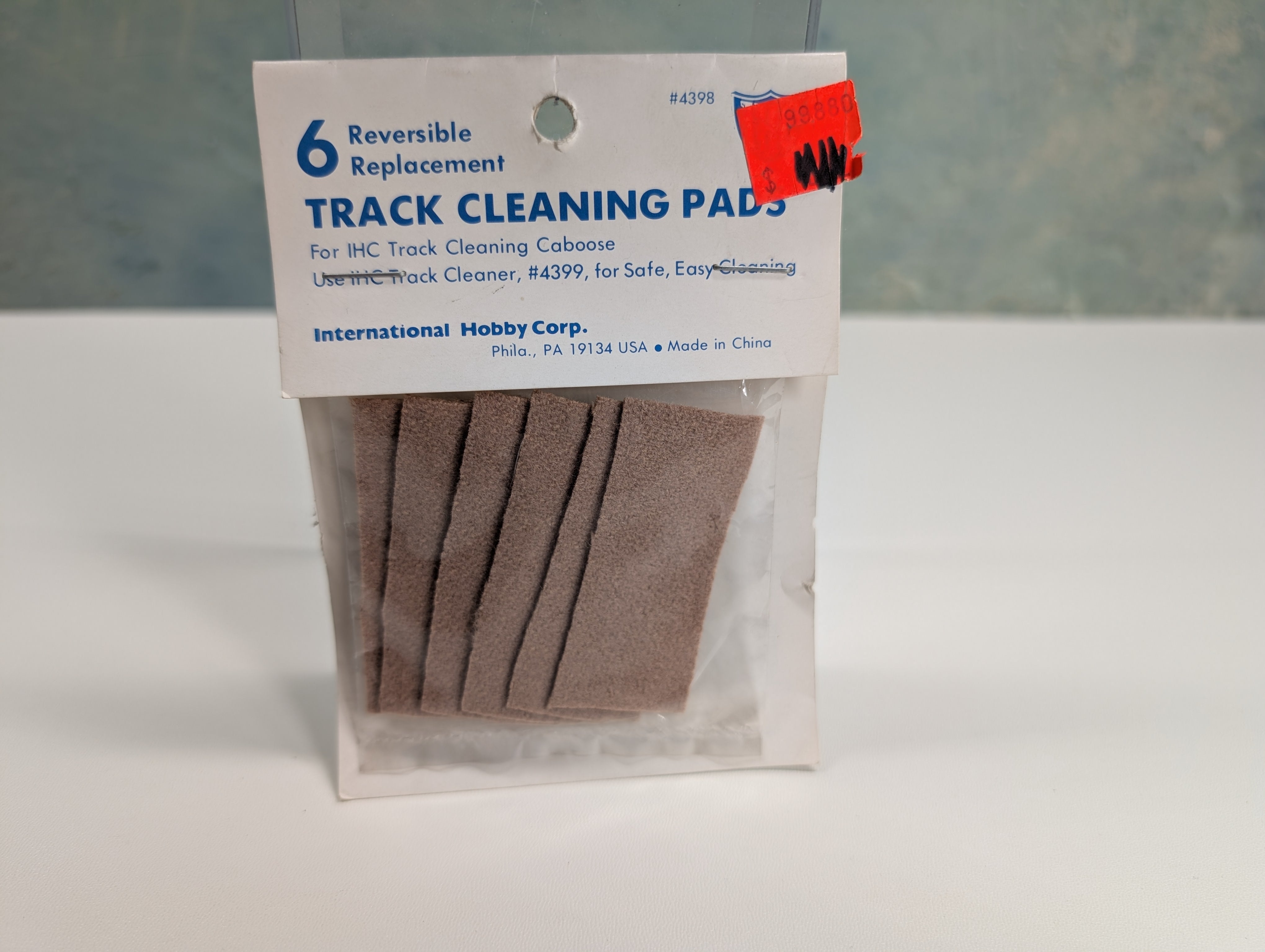 IHC 4398 HO Scale Track Cleaning Pads (6 pcs)