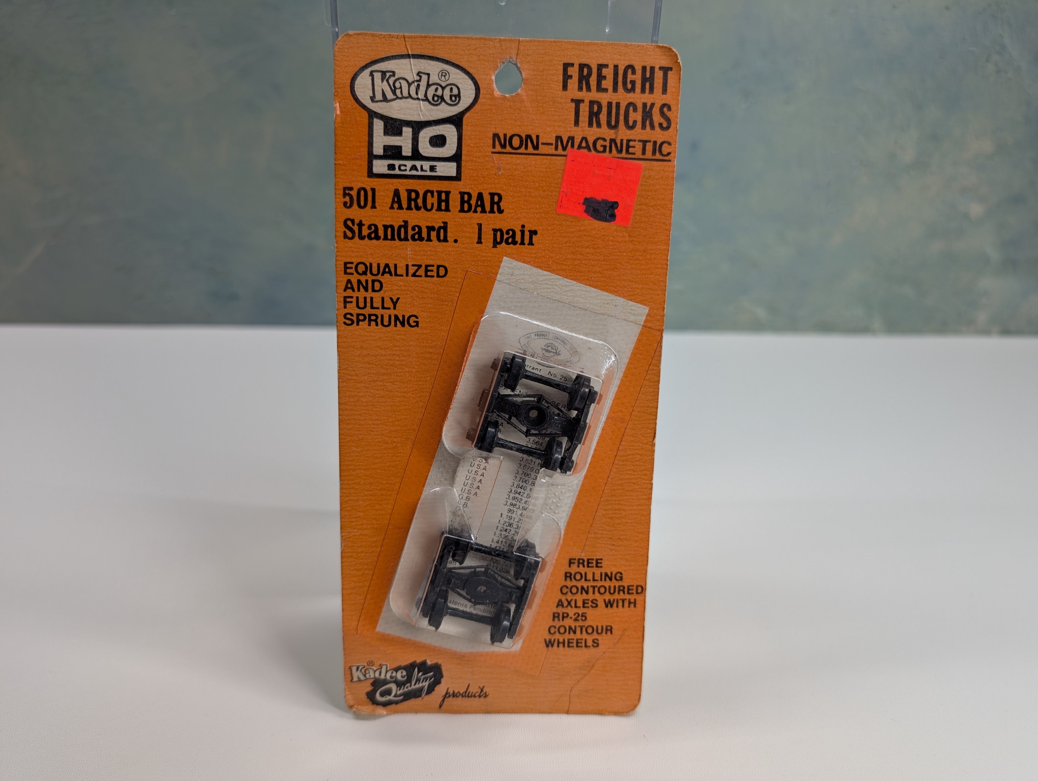 Kadee 501 HO Scale Arch Bar Trucks w/ 33" Ribbed Back Wheels, Metal Fully Sprung (2 pcs)