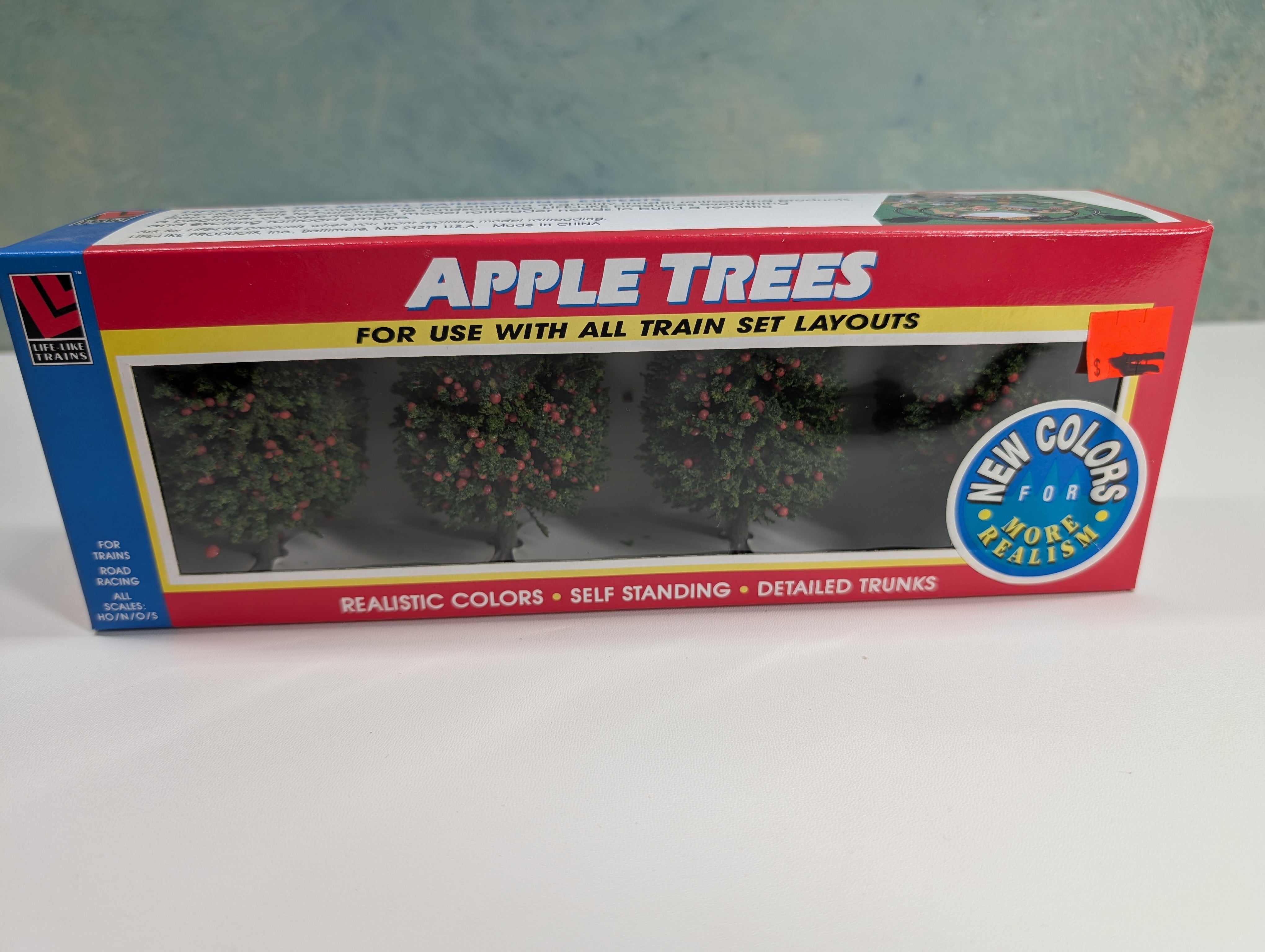 Life-Like 1908 MULTI Scale Apple Trees (4 pcs)