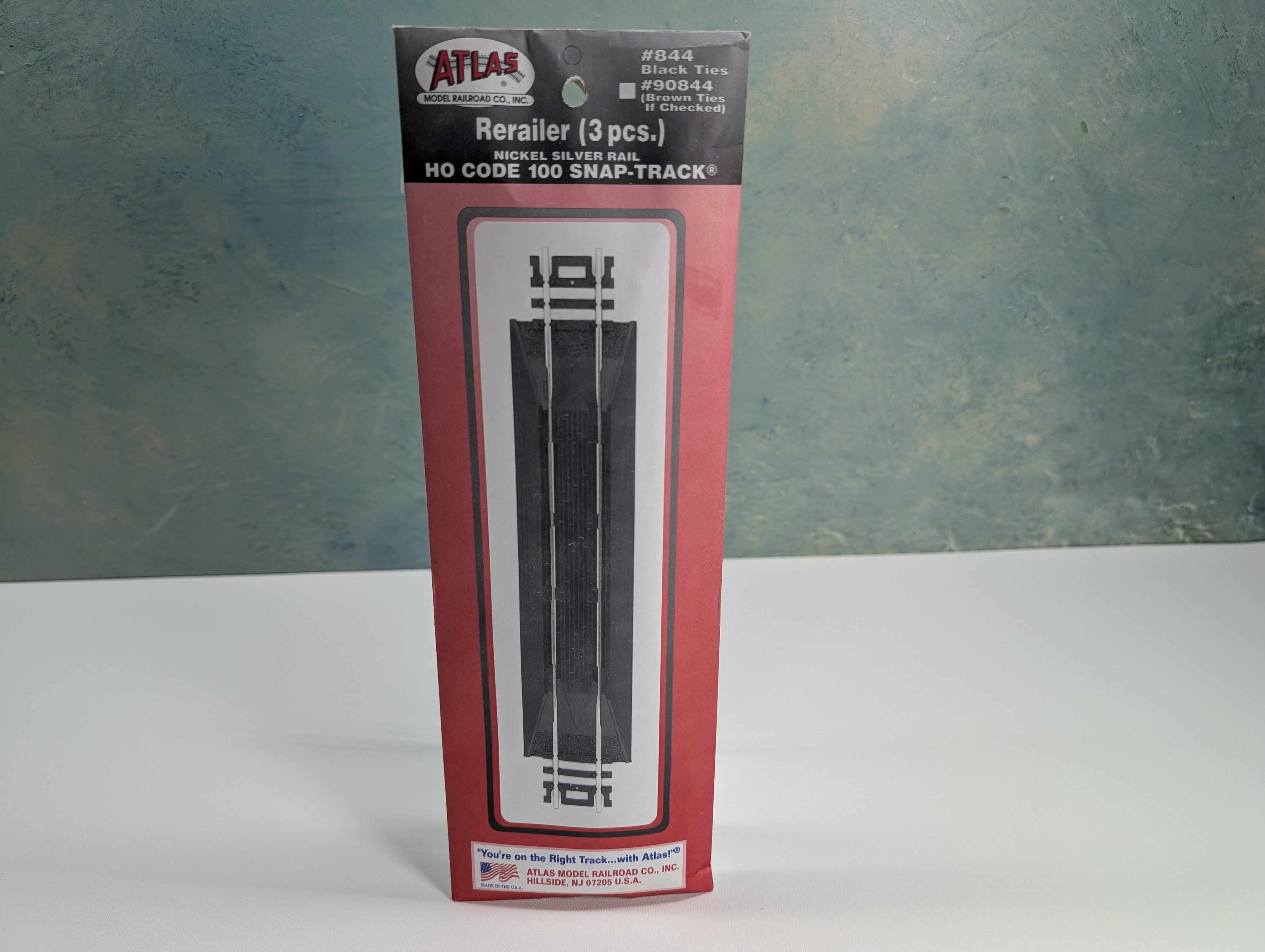 Atlas 844 HO Scale 9" Straight Rerailer Snap-Track, Code 100 Nickel Silver (3 pcs)