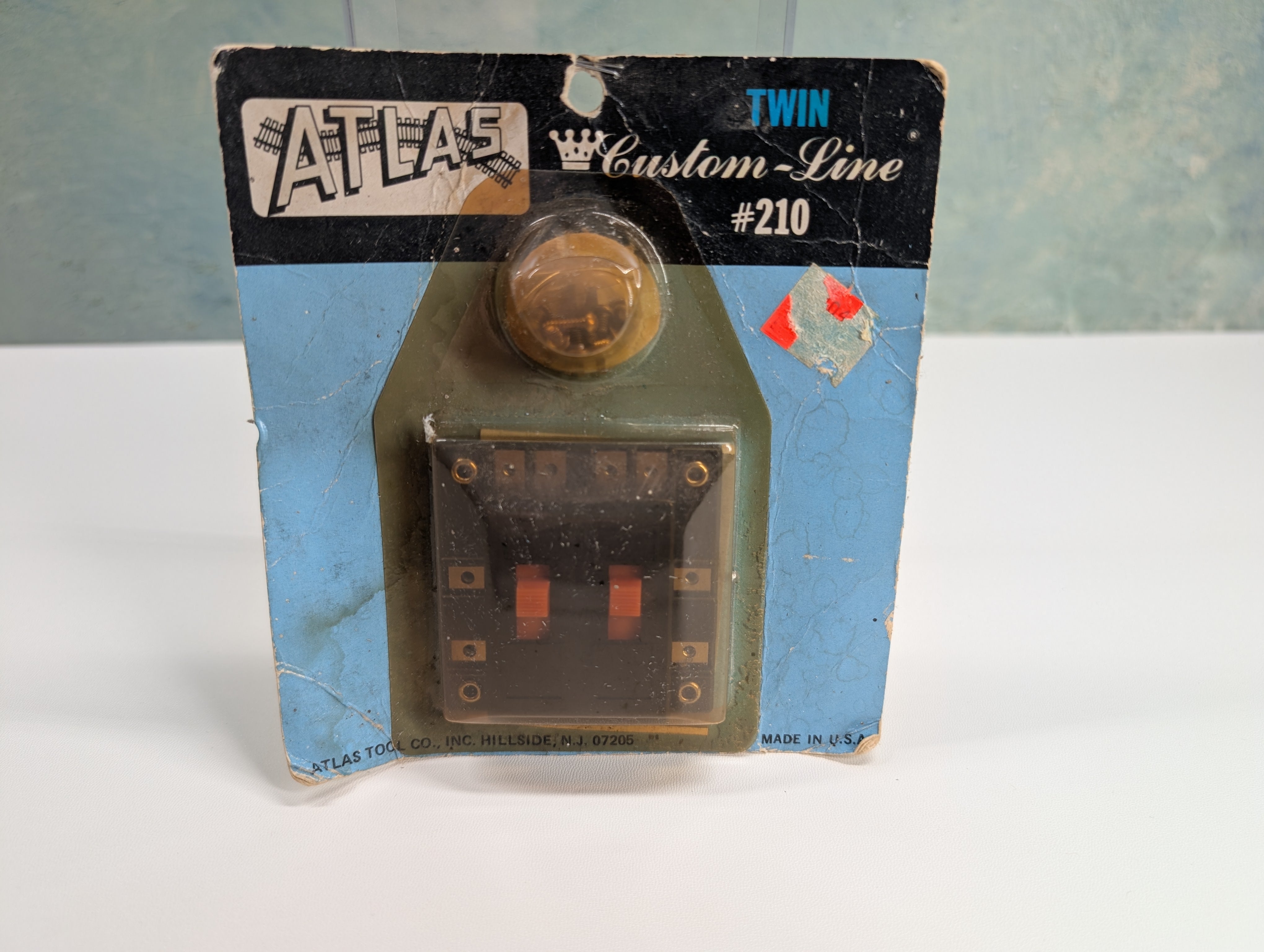 Atlas 210 MULTI Scale Twin Double Throw Reversing Switch