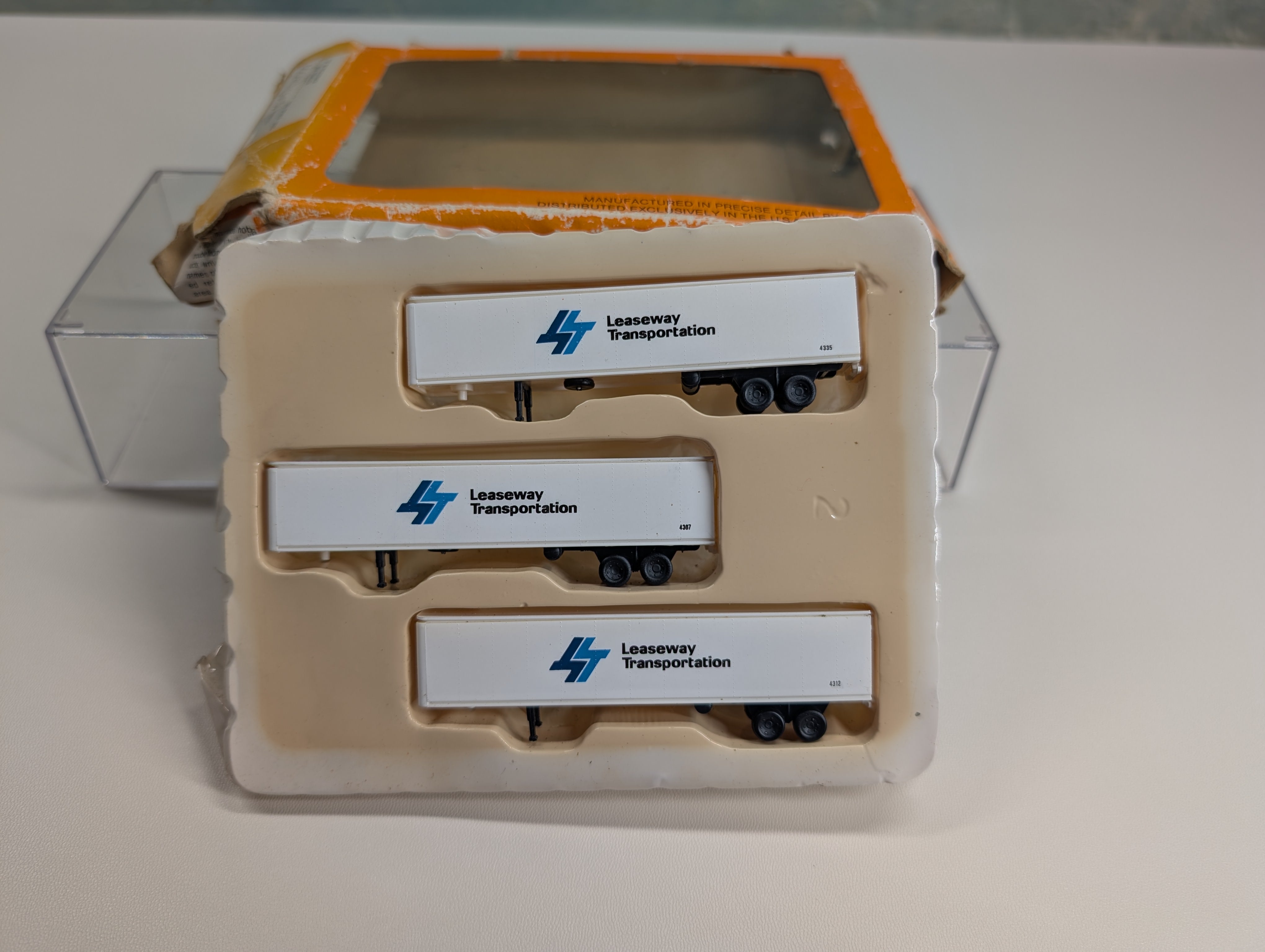 Con-Cor N Scale Piggyback Trailer Leaseway Transportation (3 pcs)