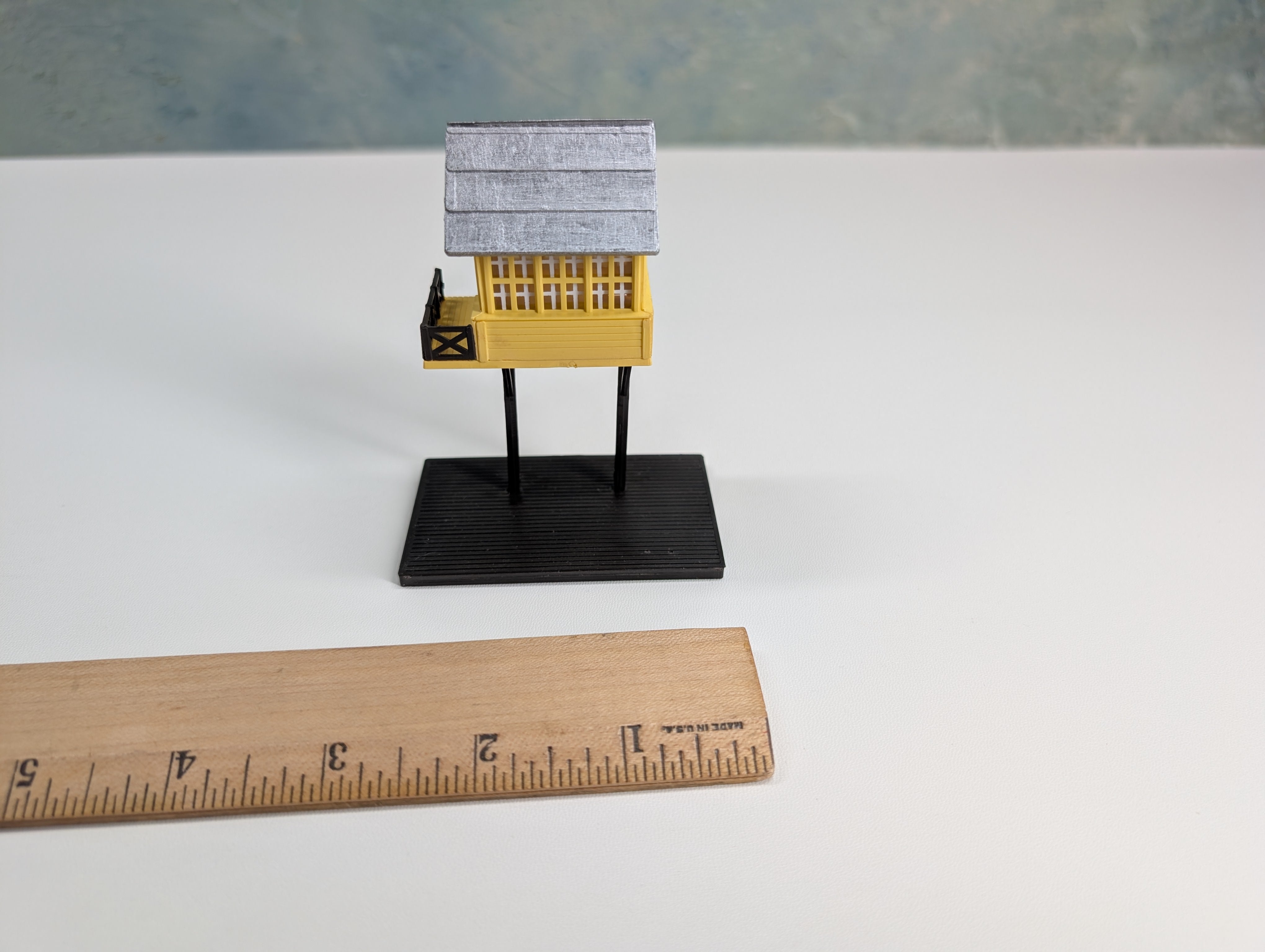 USED HO Scale Elevated Gate Tower