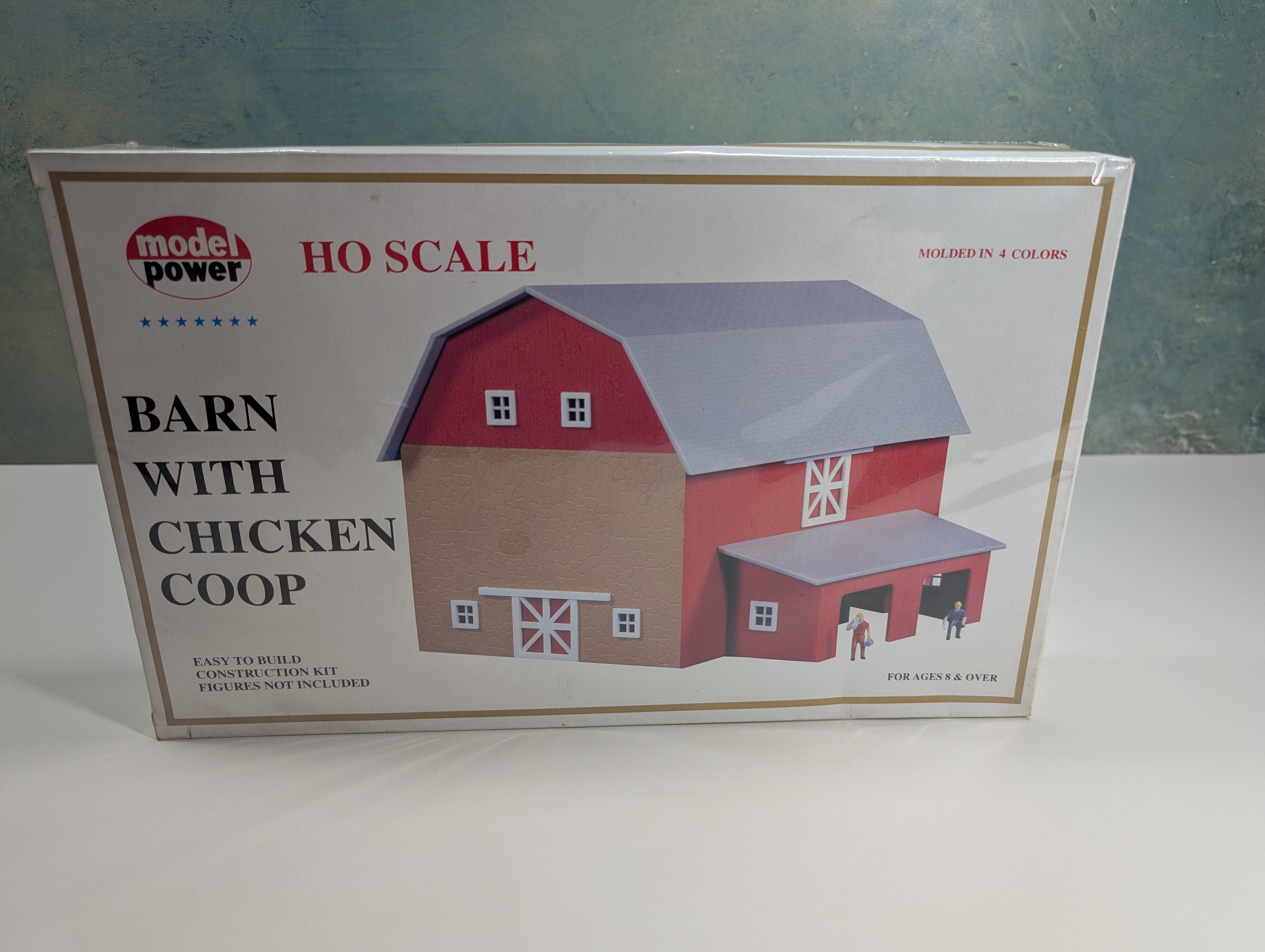 Model Power 482 HO Scale Barn with Chicken Coop KIT