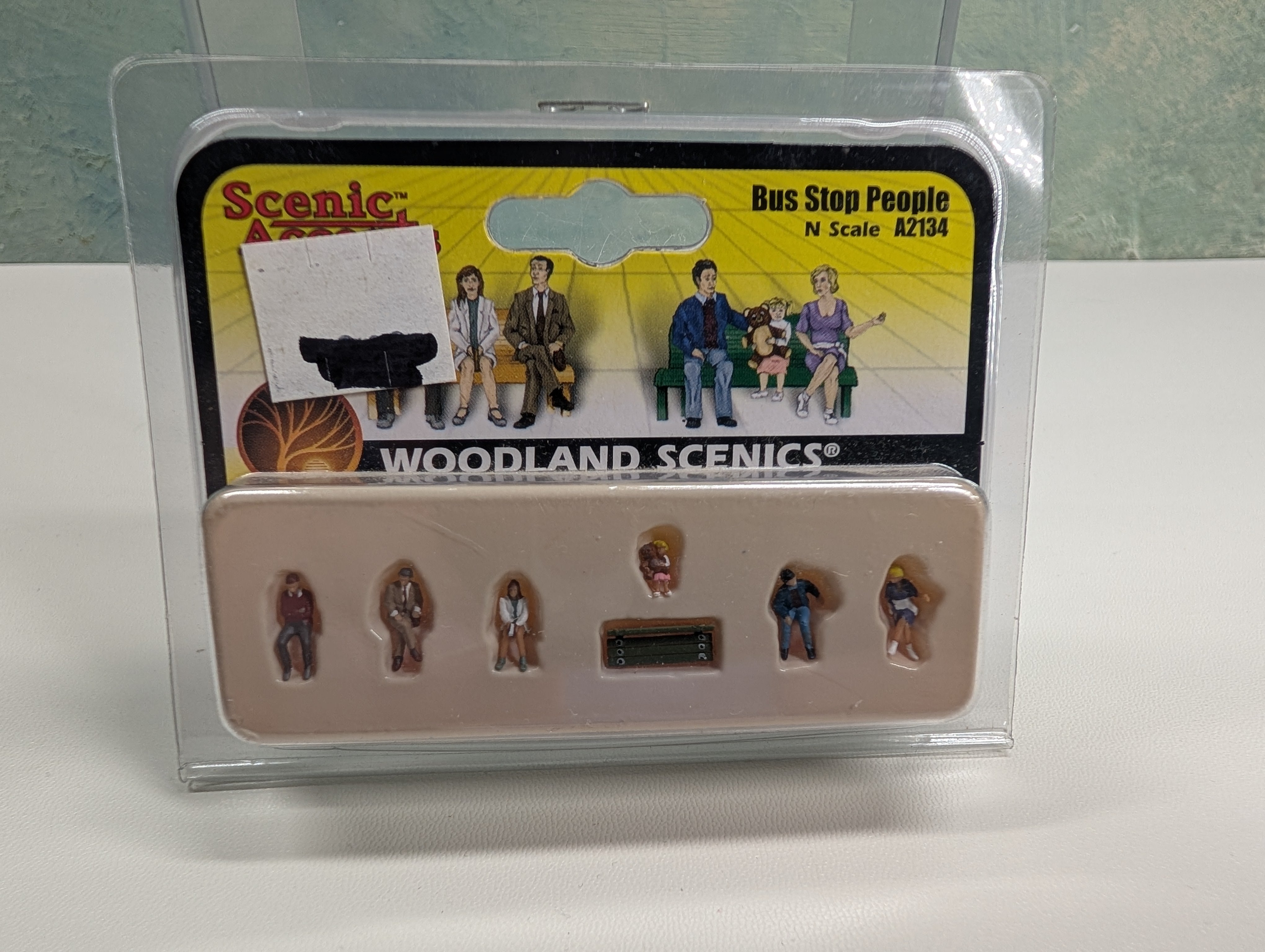 Woodland Scenics A2134 N Scale Bus Stop People (7 pcs)