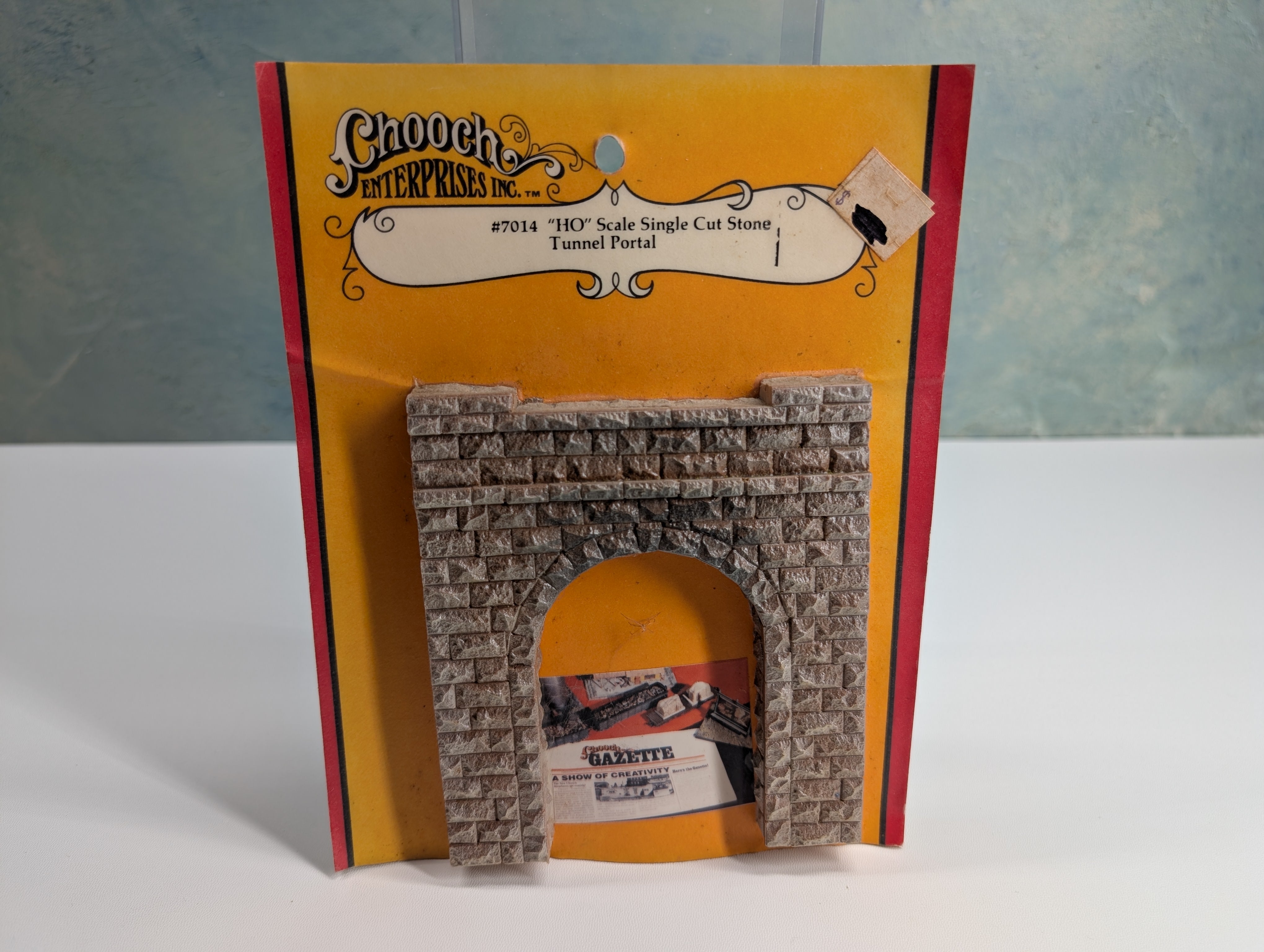 Chooch Enterprises Inc 7014 HO Scale Single Cut Stone Tunnel Portal