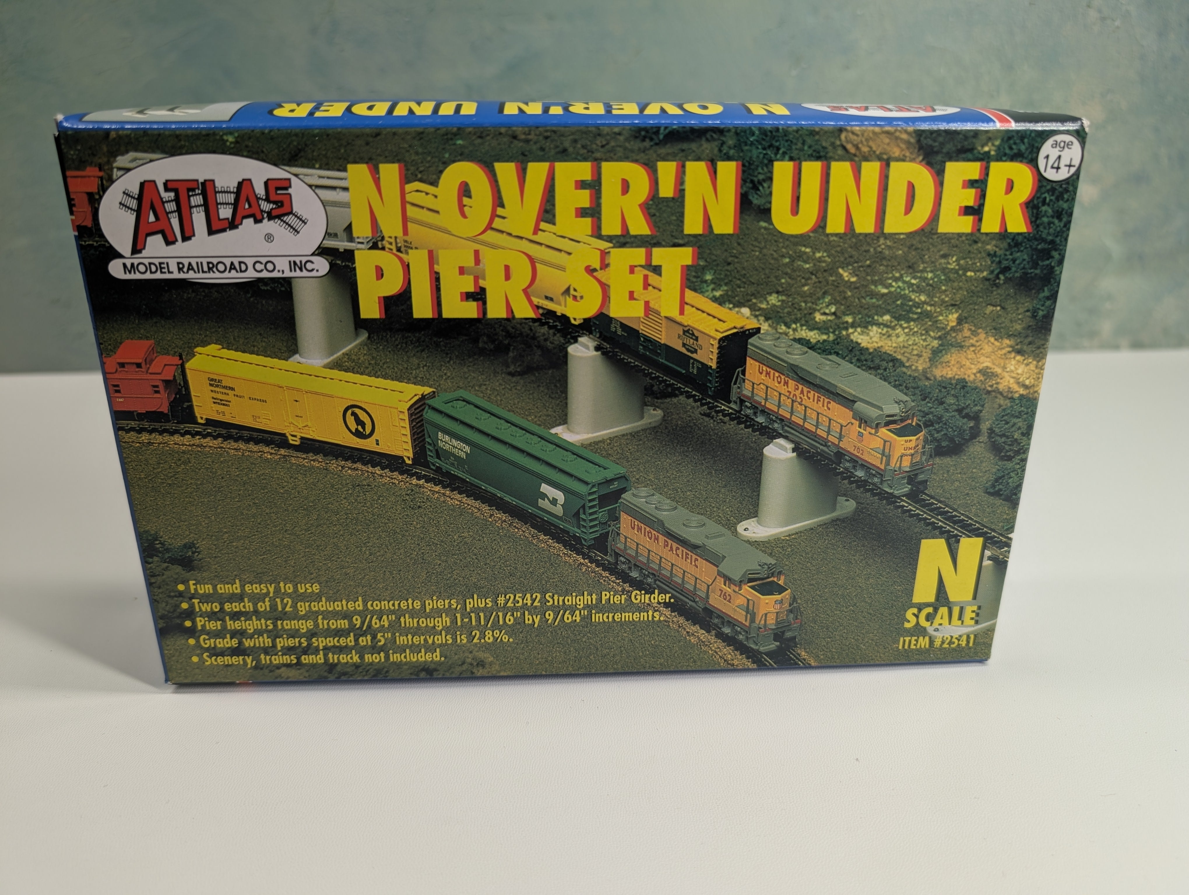 Atlas 2541 N Scale Over'N Under Pier Set (25 pcs)