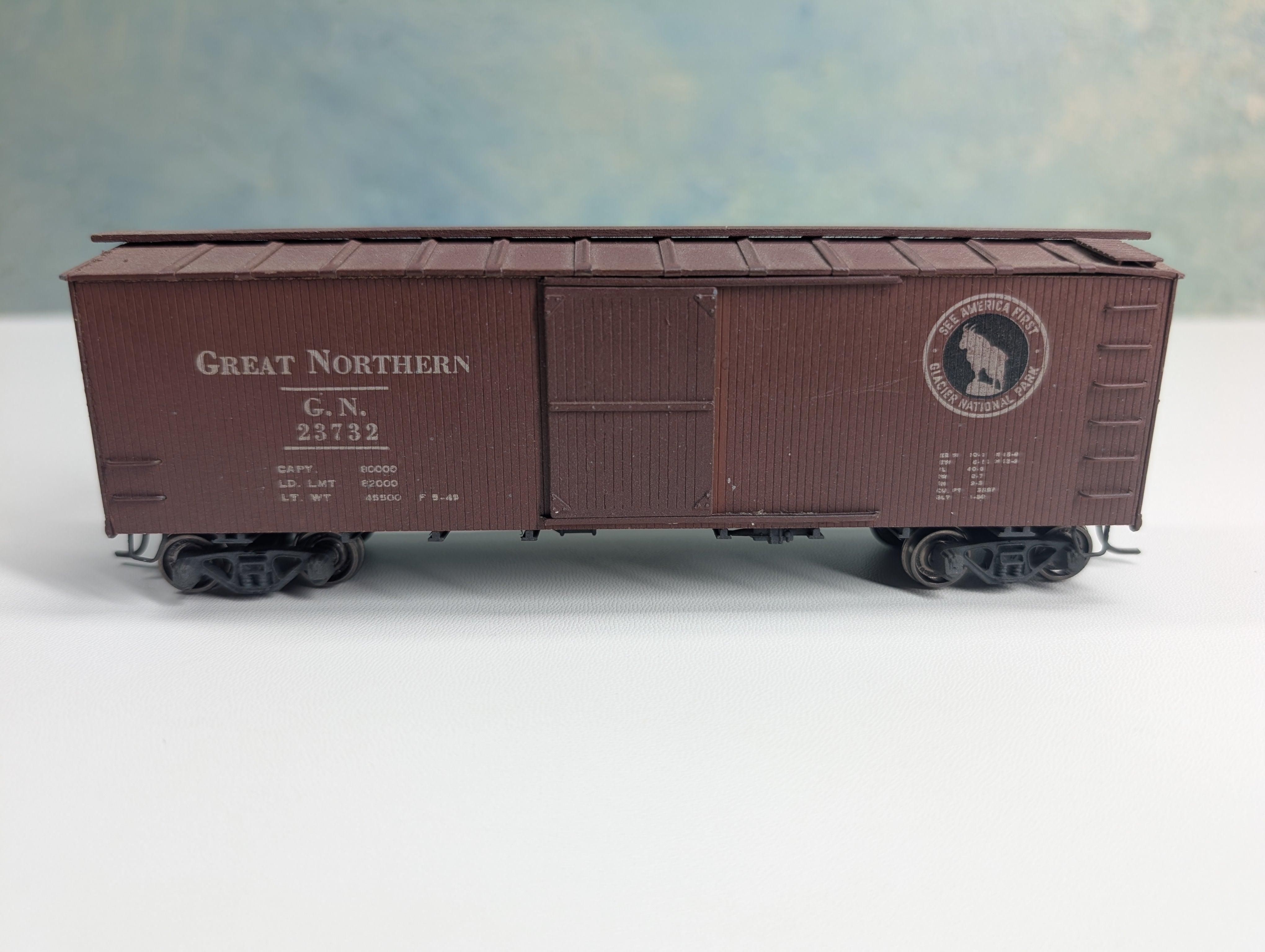 USED HO Scale Real Wood Box Car Great Northern GN #23732 Weathered w/ Metal Wheels