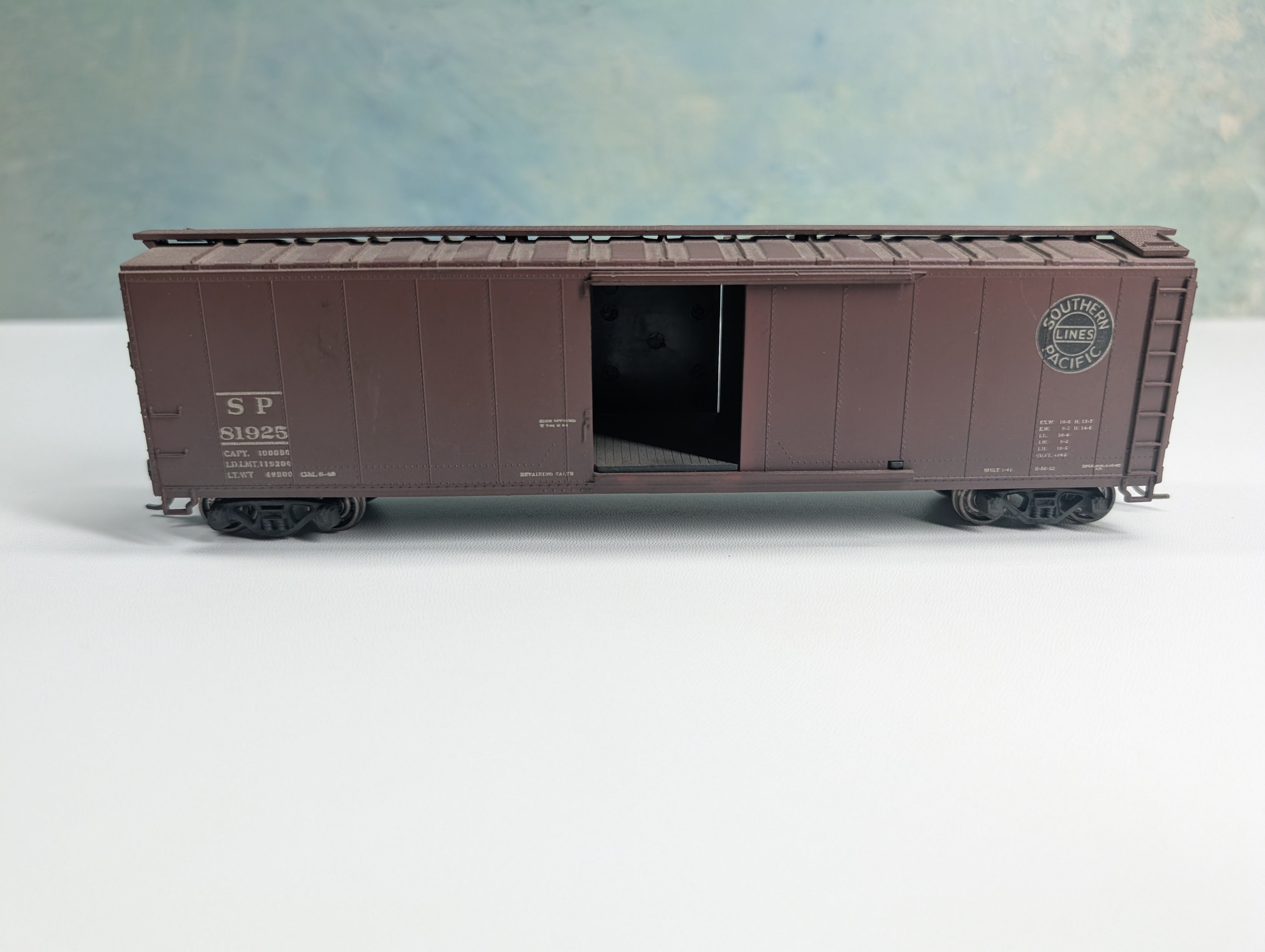USED Athearn HO Scale 50' Box Car Southern Pacific SP #81925 Weathered w/ Metal Wheels